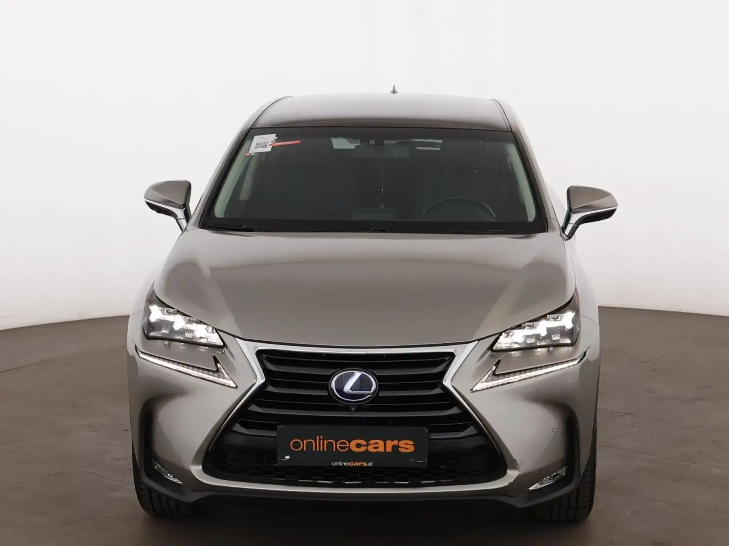 Lexus NX 300h Luxury Line AWD Aut LED SKY RADAR LEDER Grau - 2