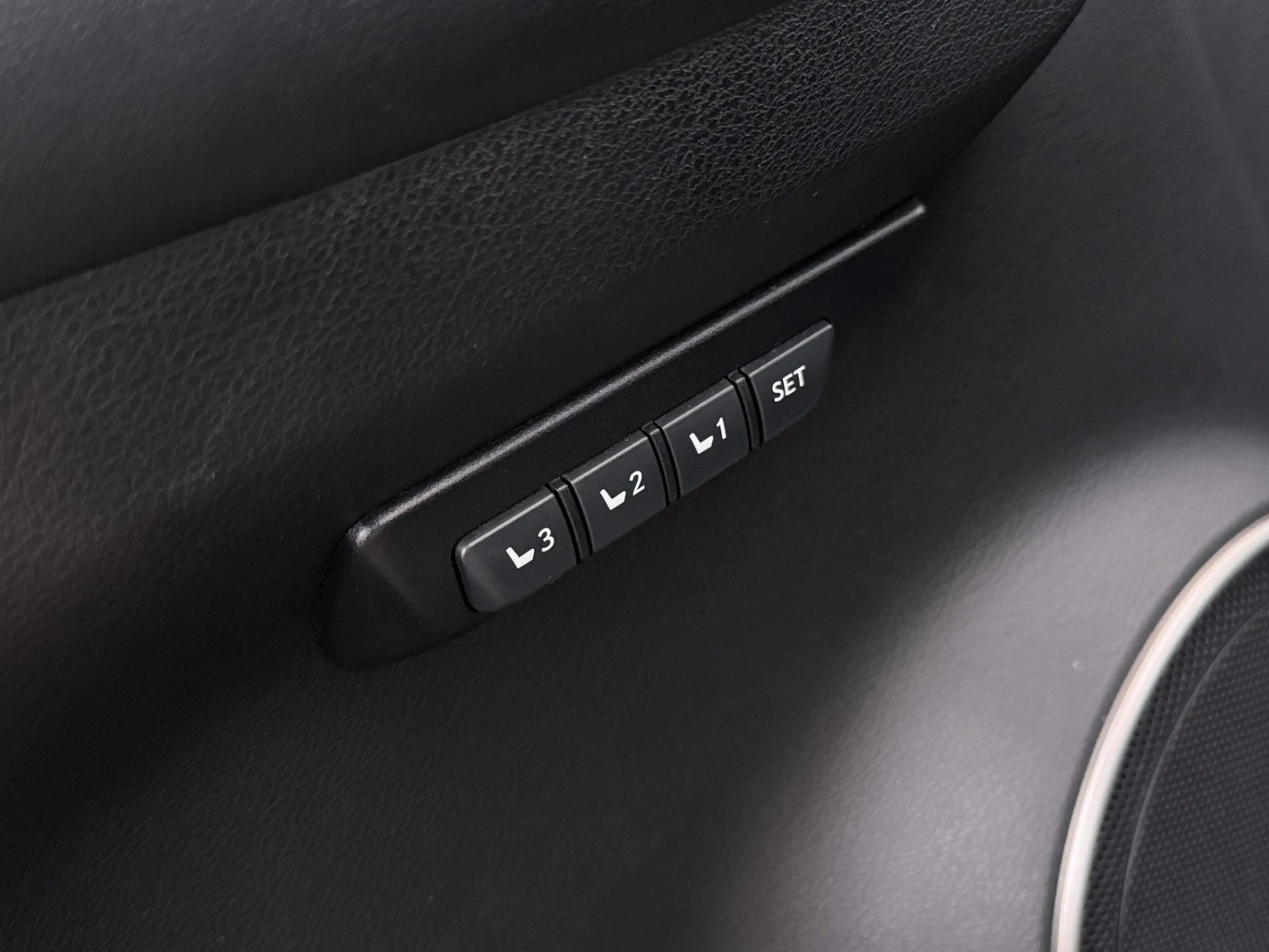 Lexus NX 300h Luxury Line AWD Aut LED SKY RADAR LEDER — photo 23