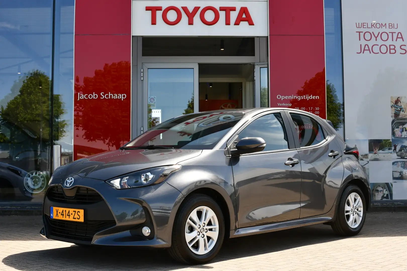 Toyota Yaris 1.5 Hybrid 115 Active Automaat 116pk | Apple Carpl Grijs - 1