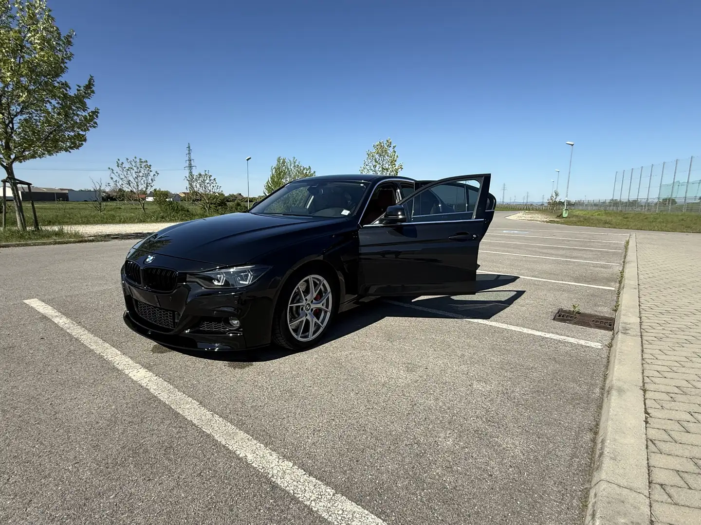 BMW 330 330d xDrive M Sport Aut. - 2