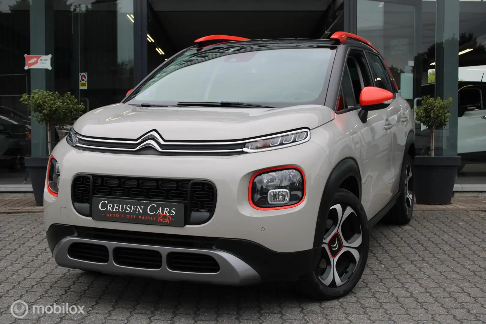 Citroen C3 Aircross 1.2 PureTech S&S Shine/Navi/Tel/Pdc/Cam/ Grijs - 2