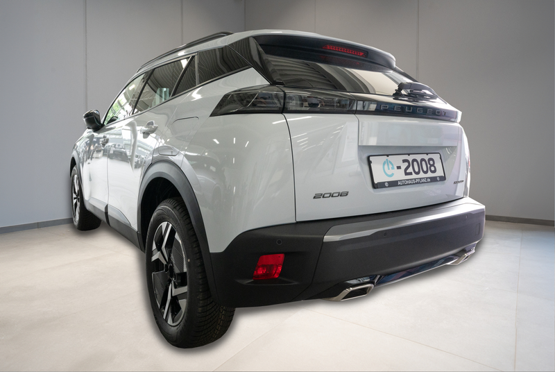 Peugeot 2008 ALLURE HYBRID 145 e-DSC6 — photo 4