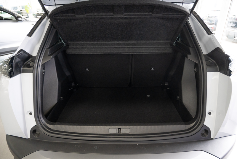 Peugeot 2008 ALLURE HYBRID 145 e-DSC6 — photo 14