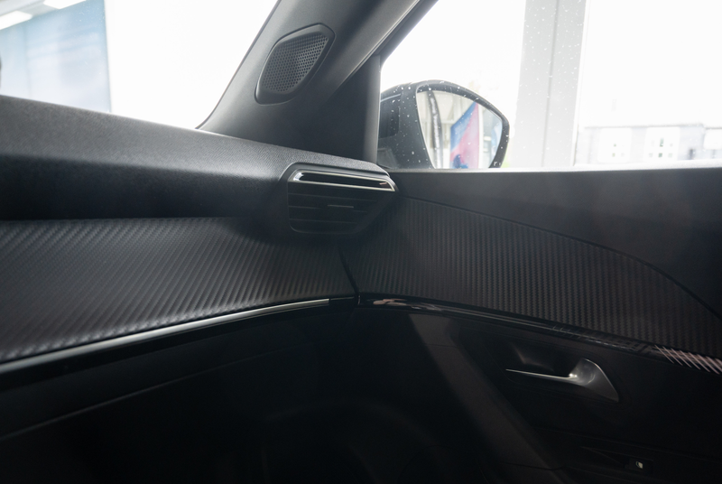 Peugeot 2008 ALLURE HYBRID 145 e-DSC6 — photo 11