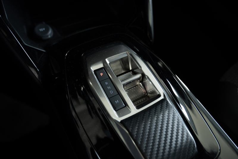 Peugeot 2008 ALLURE HYBRID 145 e-DSC6 — photo 10