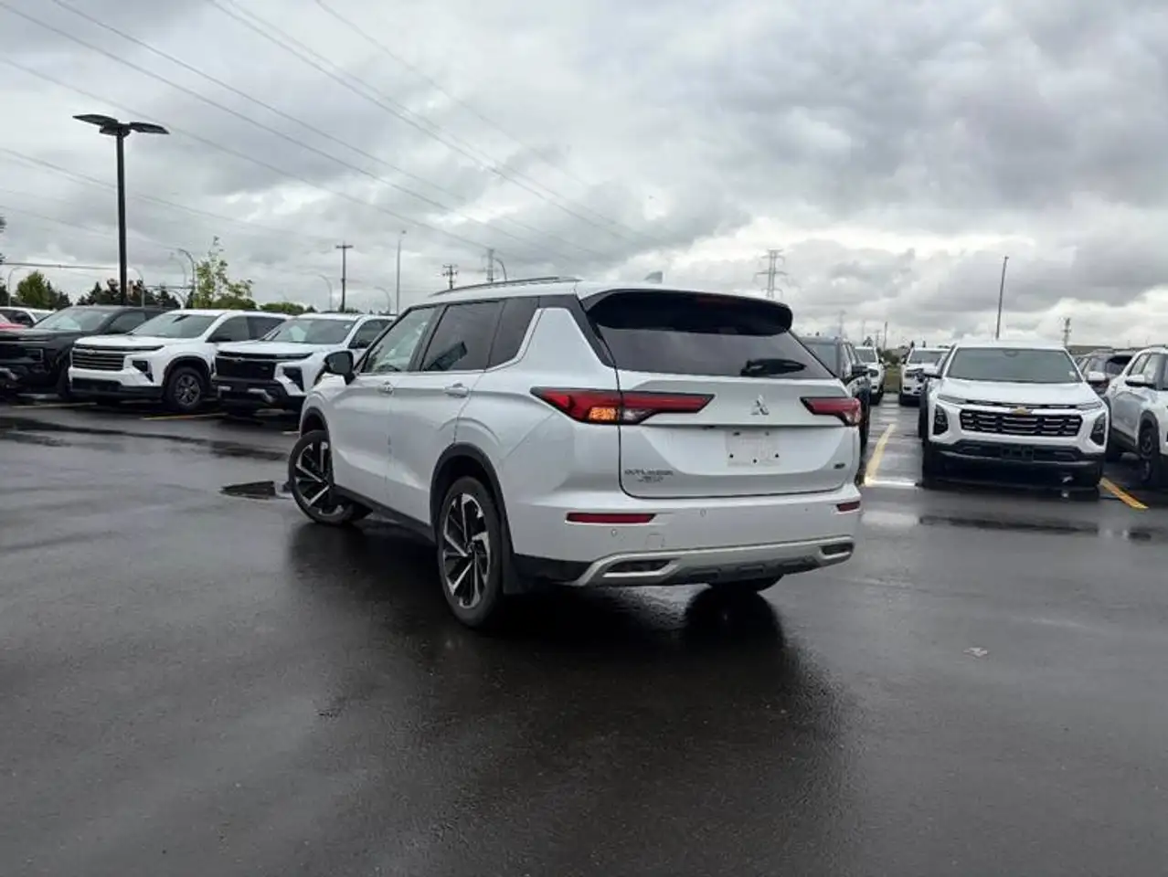 Mitsubishi Outlander снимка Mitsubishi Outlander