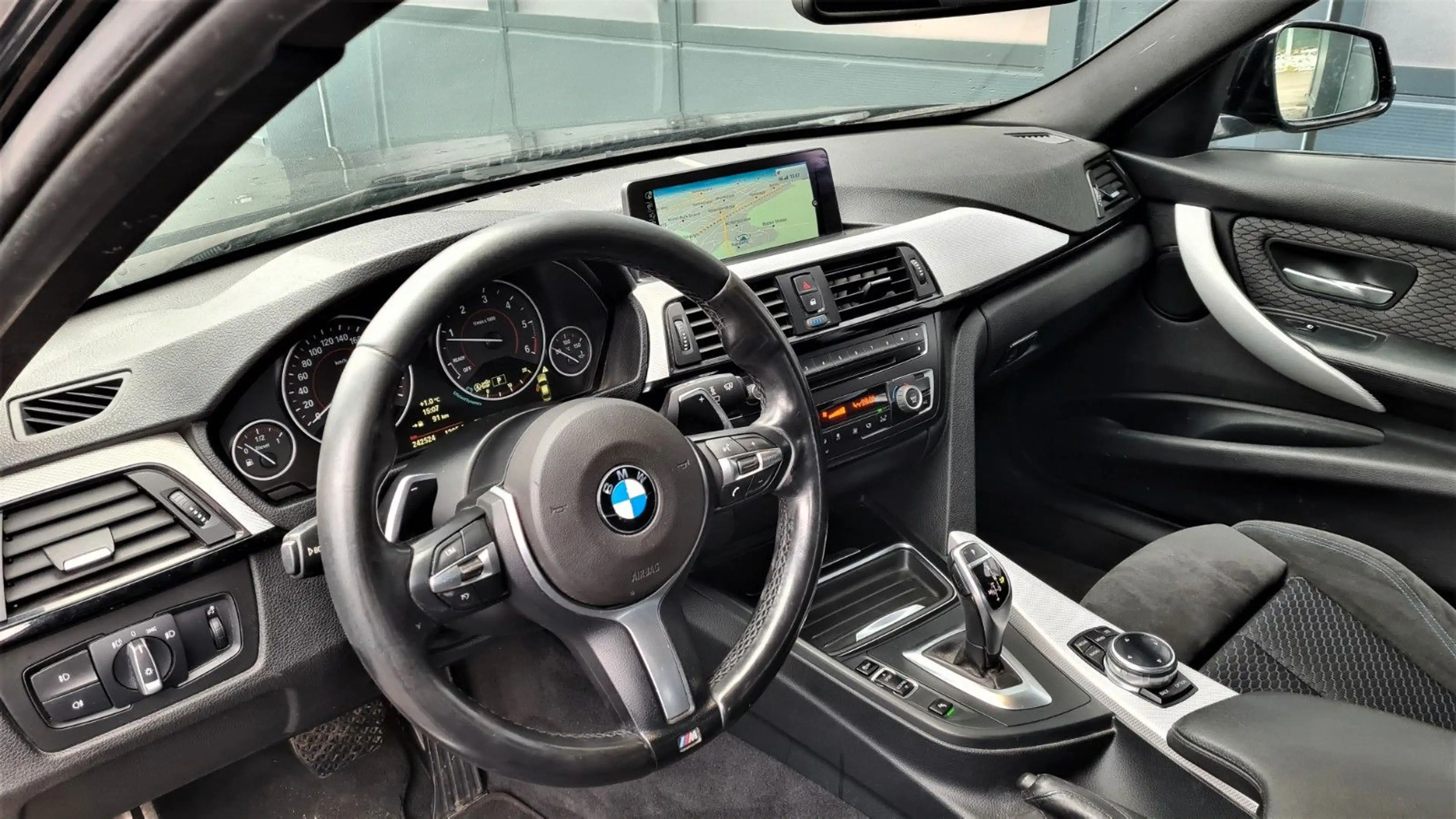 BMW 325 Baureihe 3 Lim. 325d Bi-Xenon M-Paket Sport — photo 11