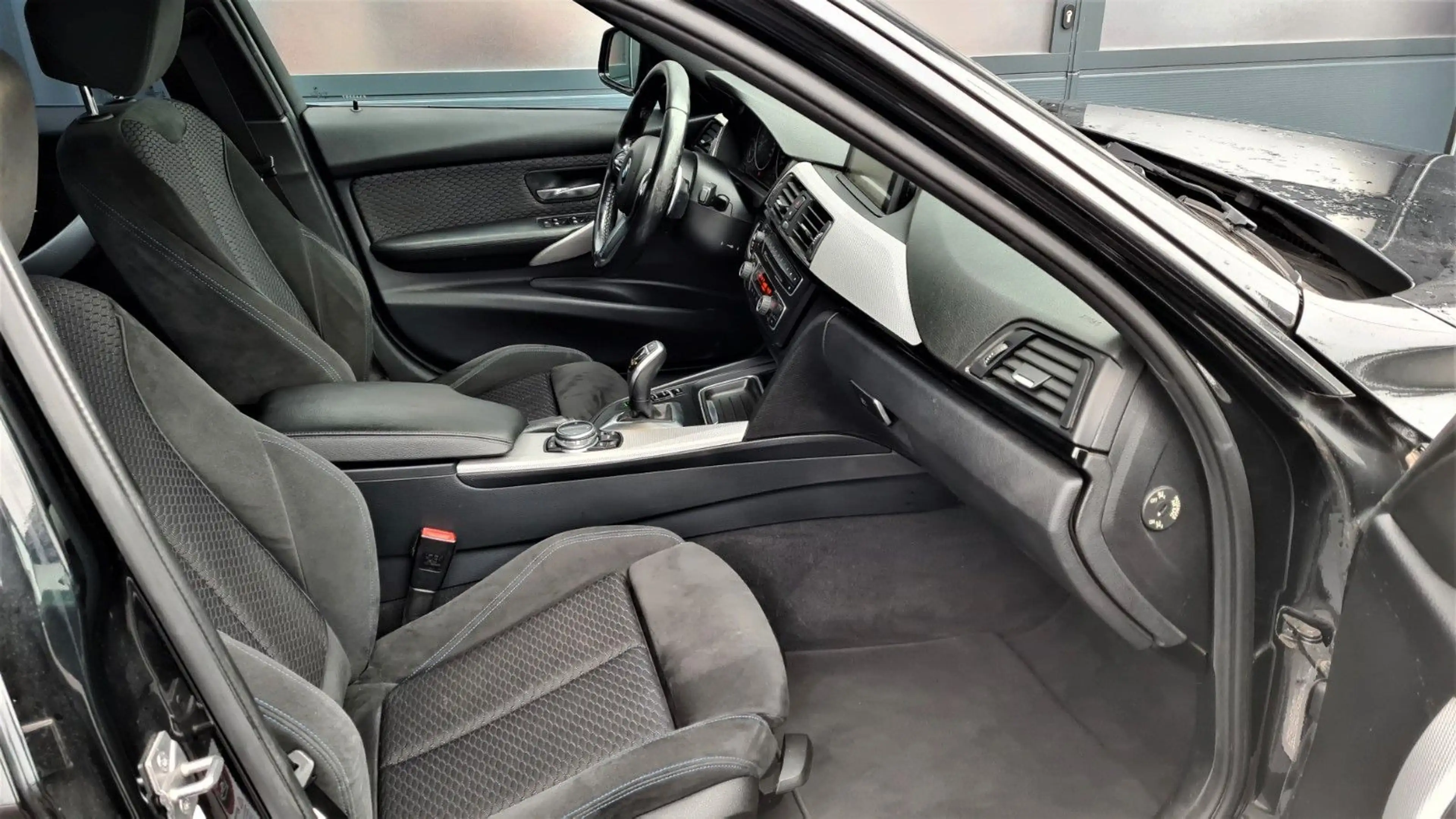 BMW 325 Baureihe 3 Lim. 325d Bi-Xenon M-Paket Sport — photo 14