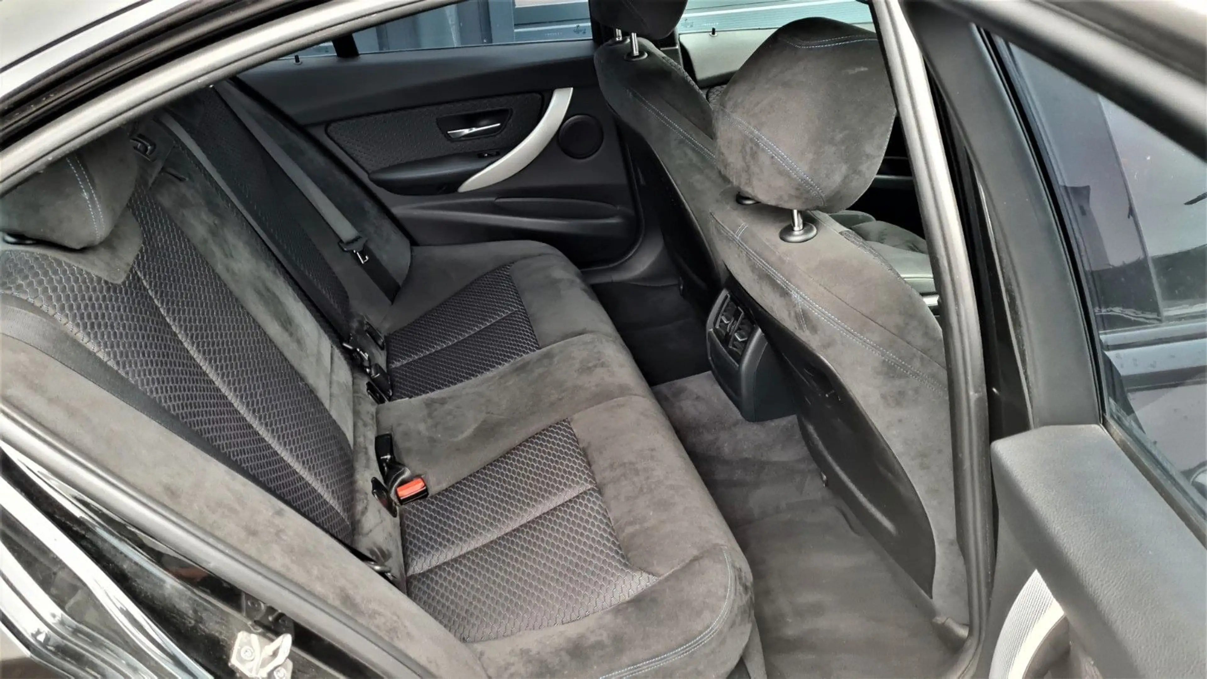 BMW 325 Baureihe 3 Lim. 325d Bi-Xenon M-Paket Sport — photo 15