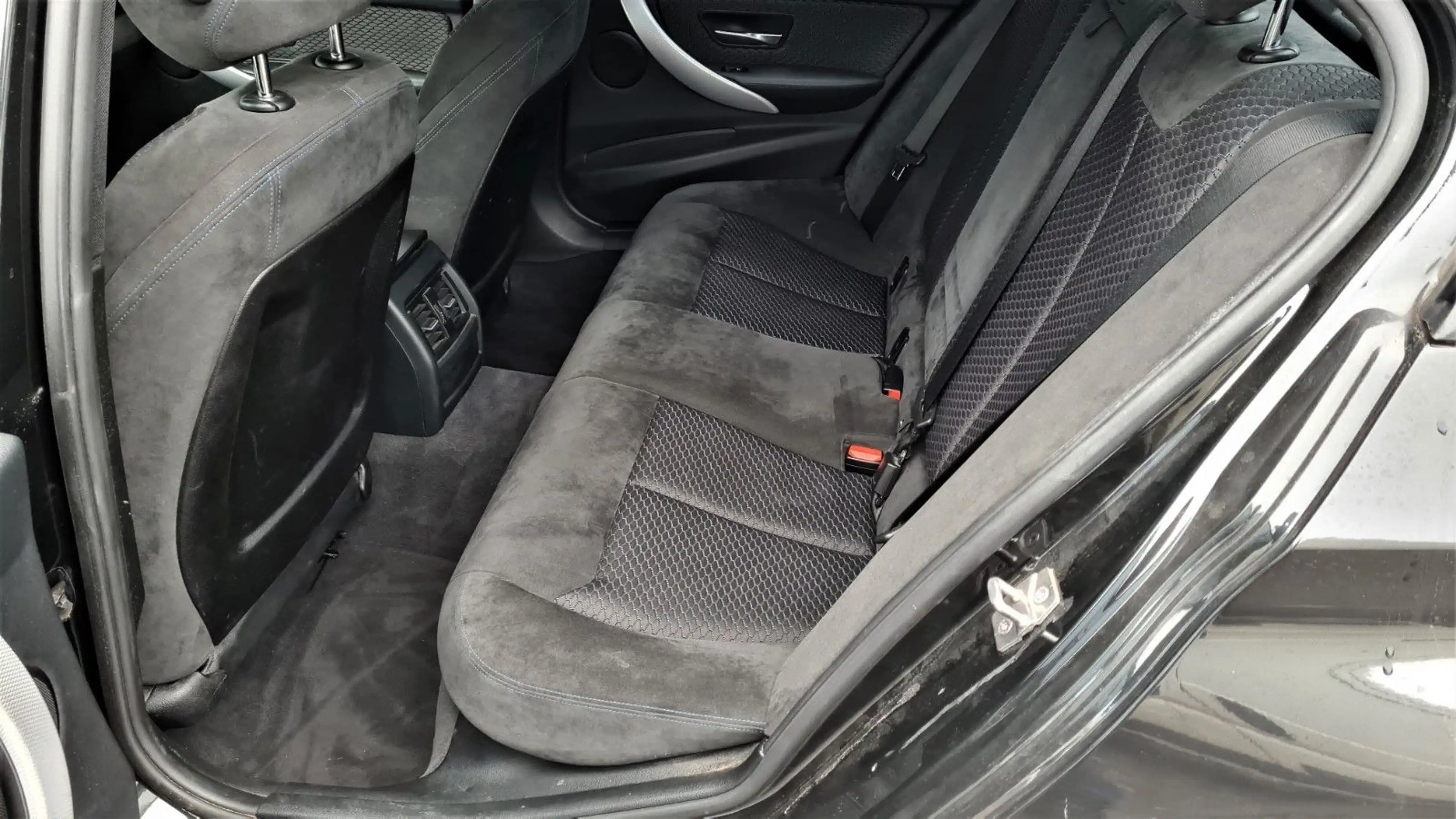BMW 325 Baureihe 3 Lim. 325d Bi-Xenon M-Paket Sport — photo 13