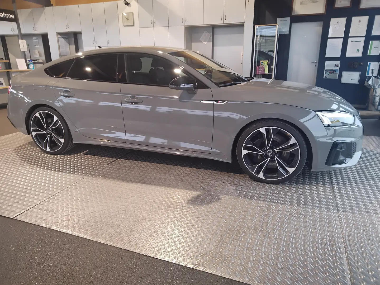 Audi S5 3.0 TDI quattro basis Grau - 1