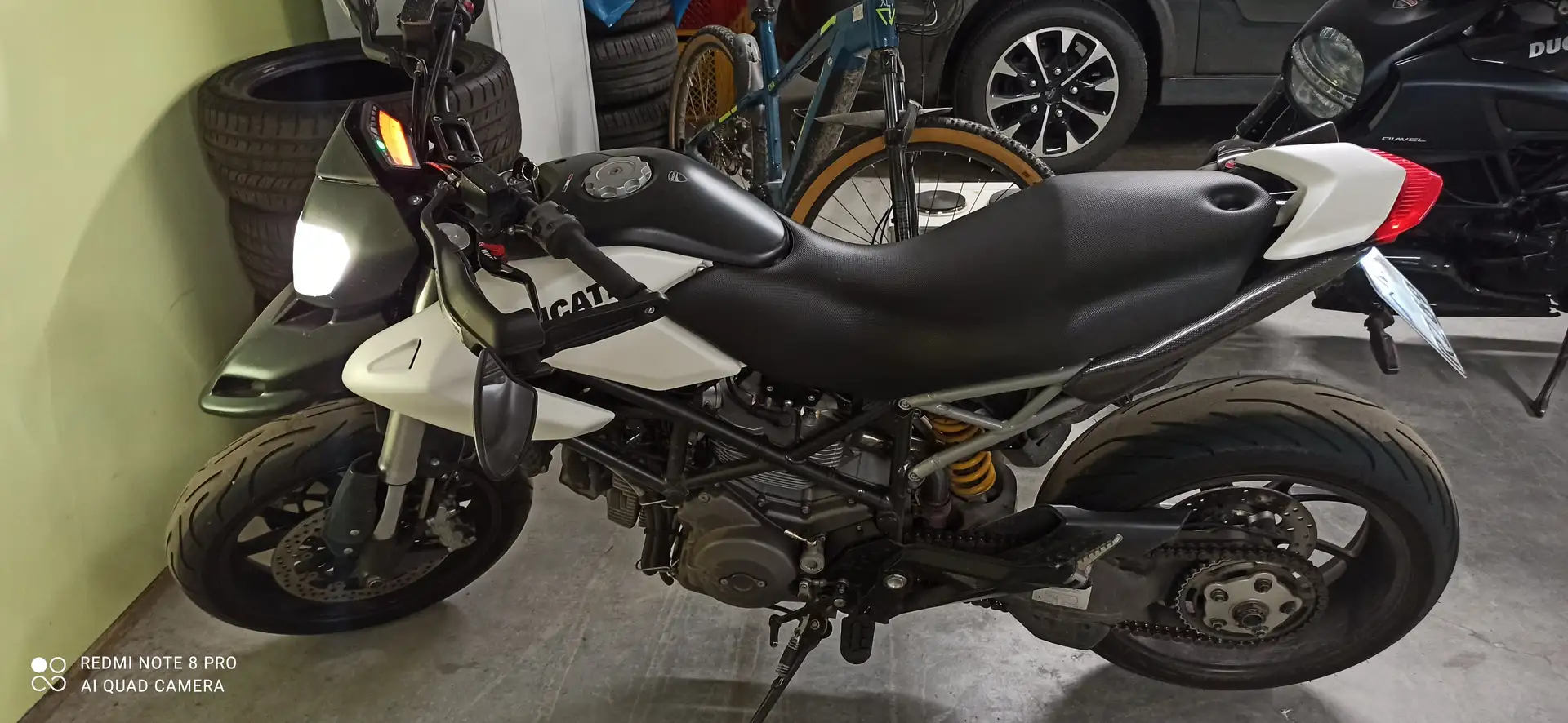 Ducati Hypermotard 796 Wit - 1