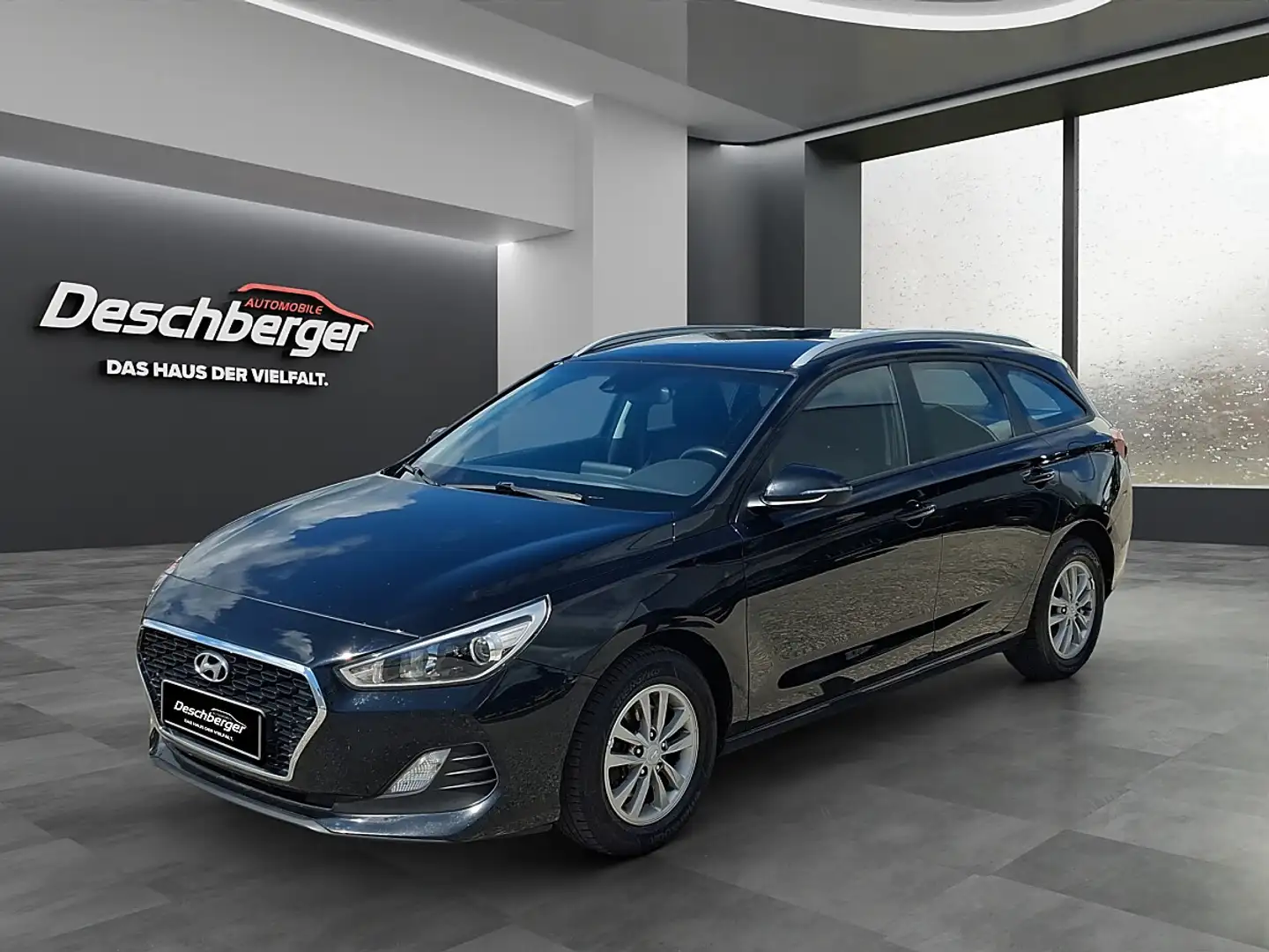 Hyundai i30 CW 1,4 MPI Click Schwarz - 1