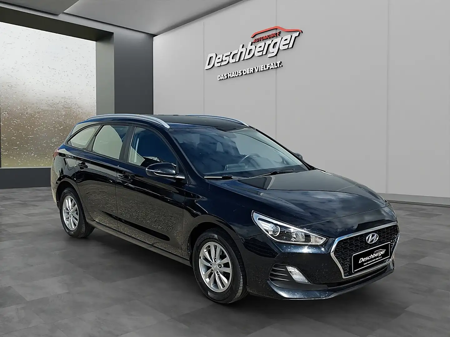 Hyundai i30 CW 1,4 MPI Click Schwarz - 2
