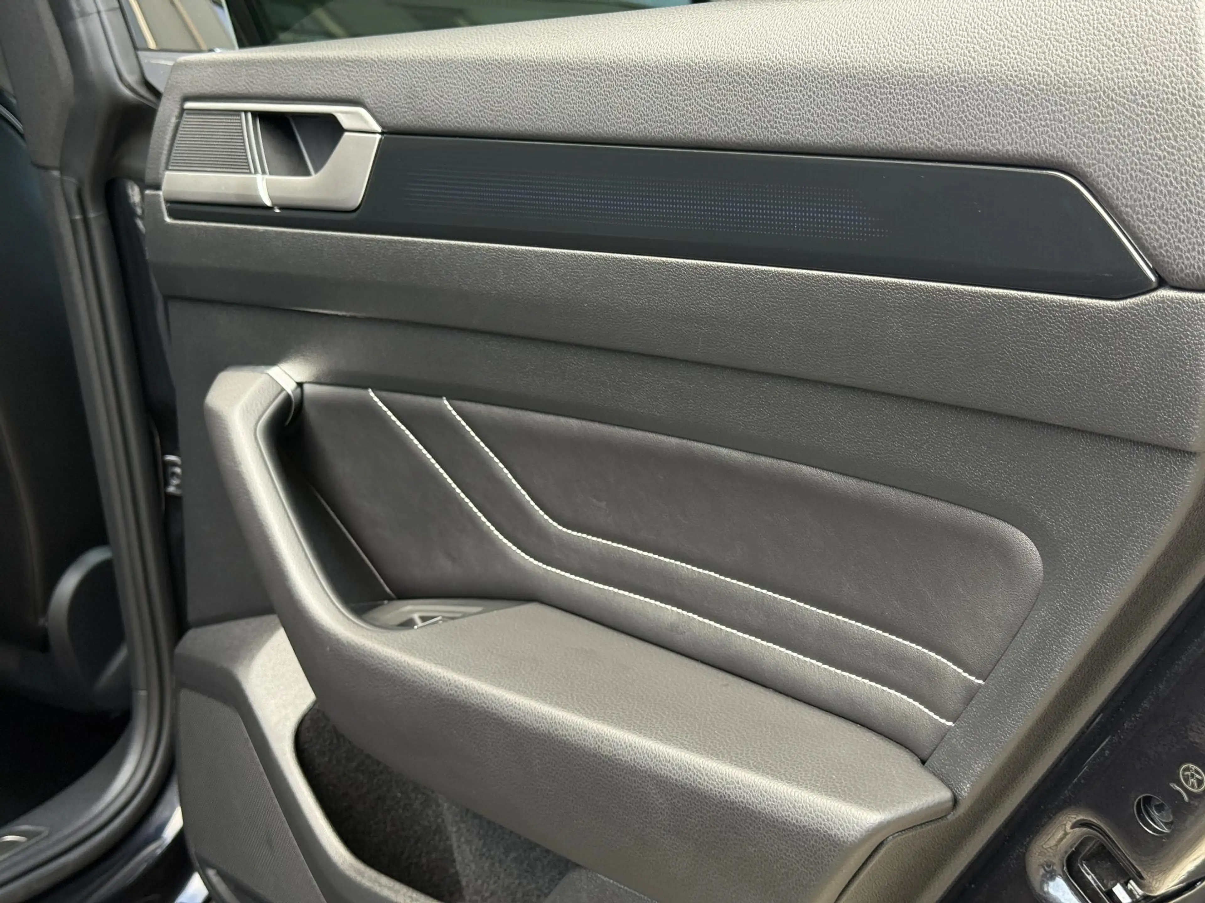 Volkswagen Arteon Shooting Brake 1.4 TSI eHybrid R-Line | Panoramada — photo 47