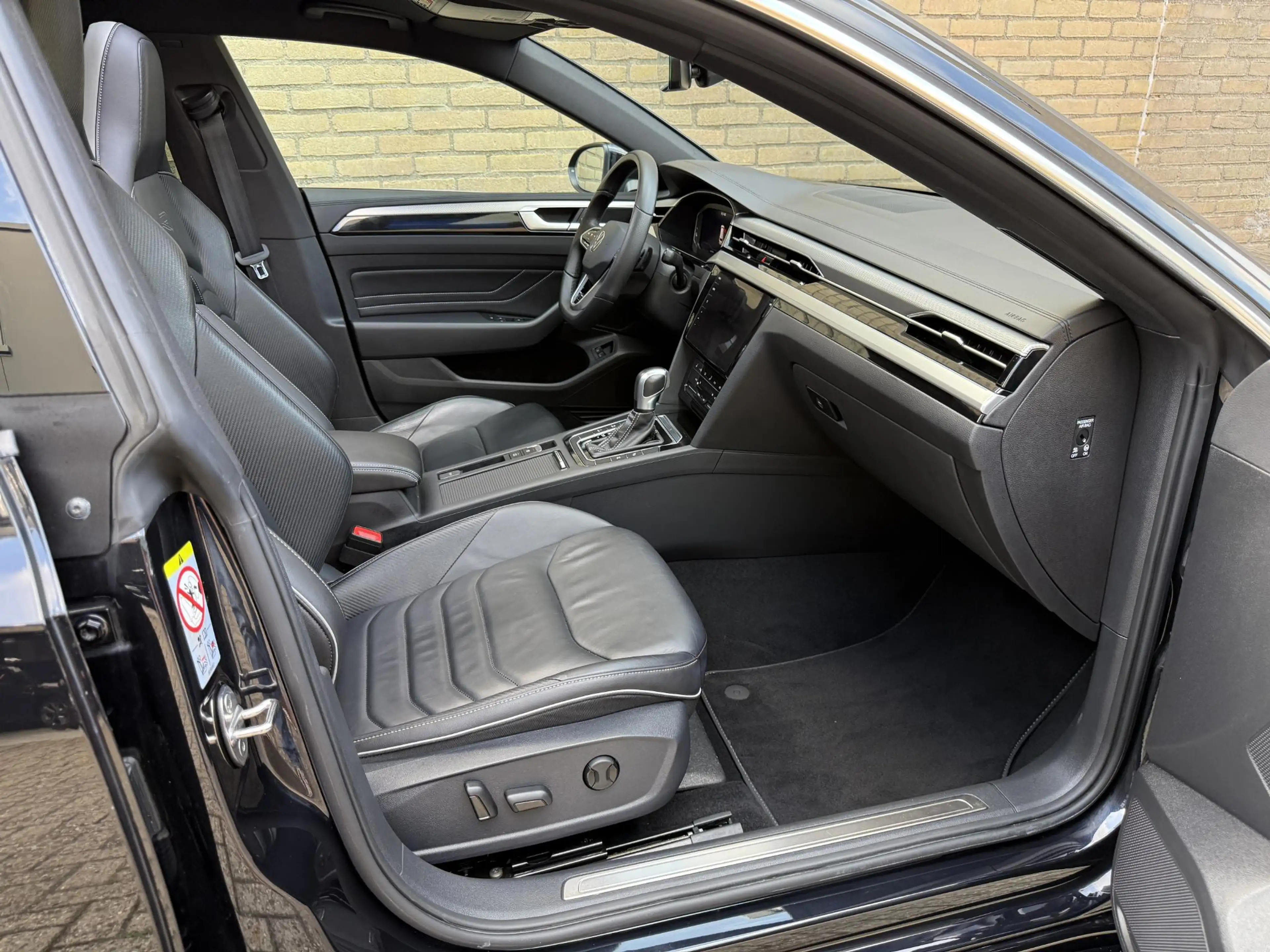 Volkswagen Arteon Shooting Brake 1.4 TSI eHybrid R-Line | Panoramada — photo 31