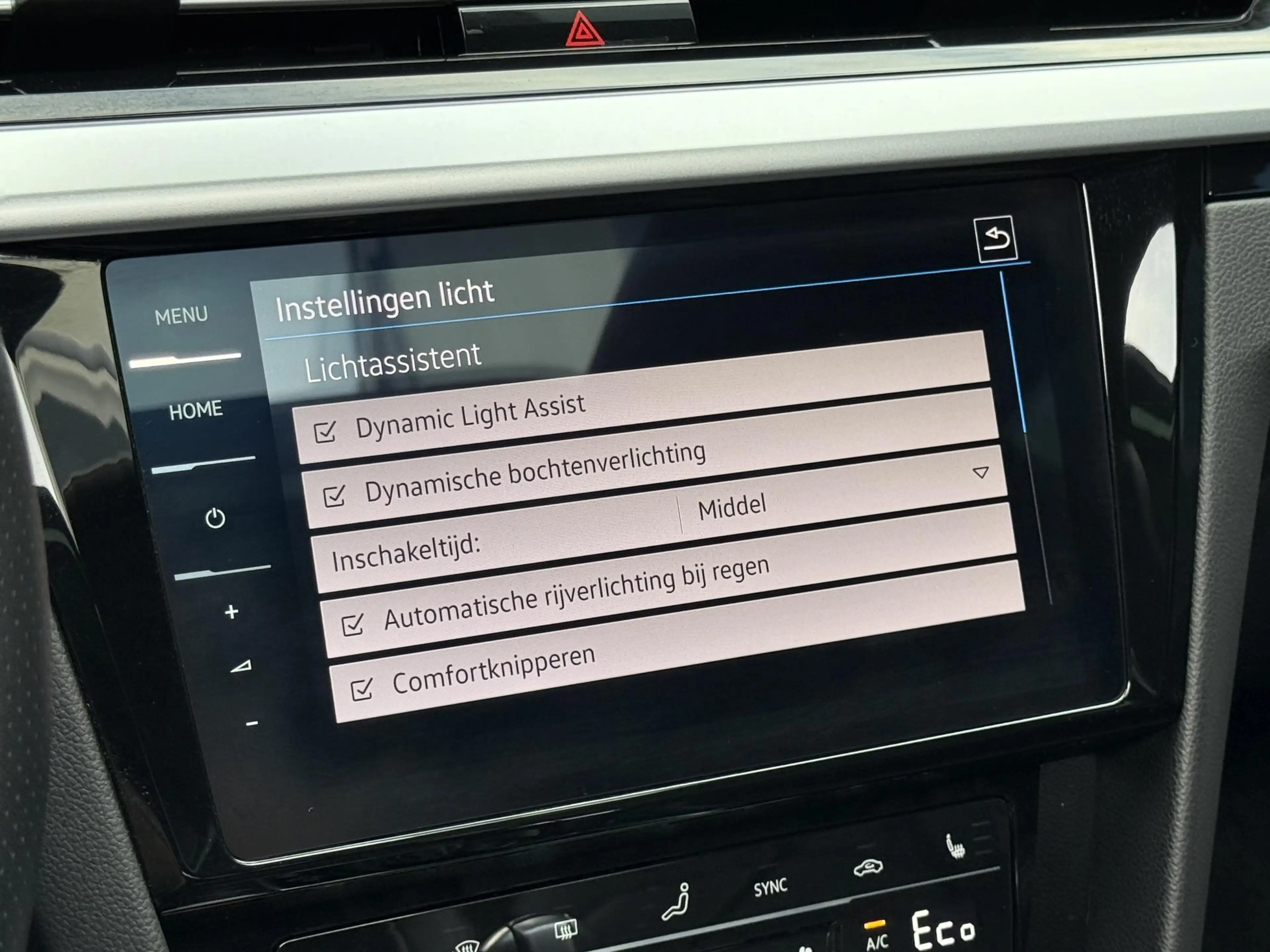 Volkswagen Arteon Shooting Brake 1.4 TSI eHybrid R-Line | Panoramada — photo 18