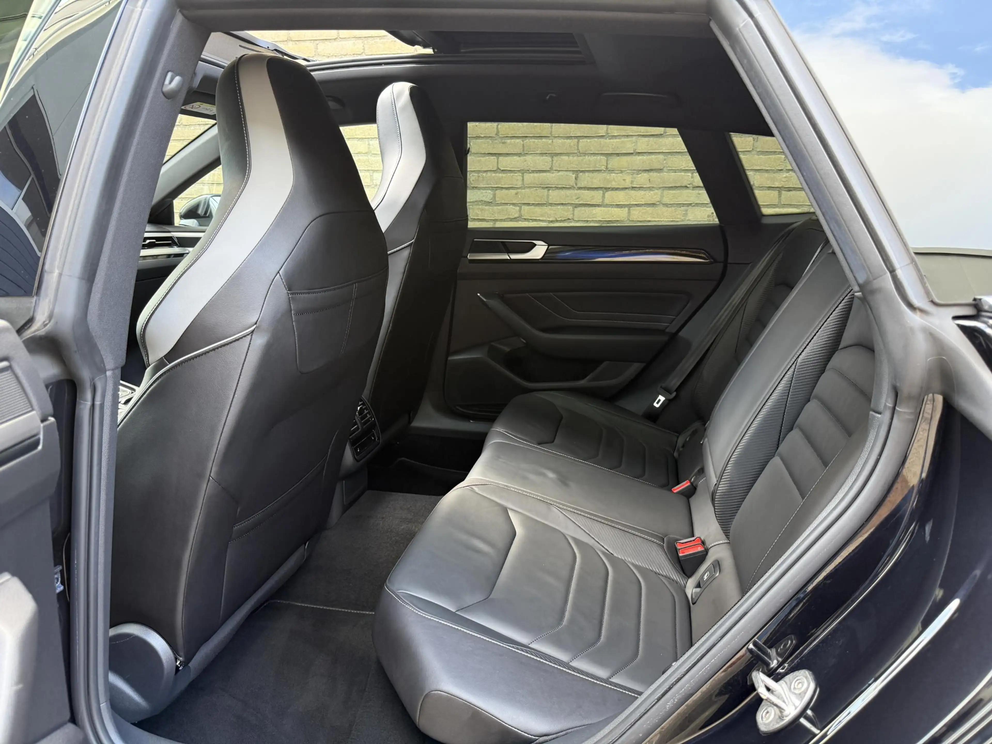 Volkswagen Arteon Shooting Brake 1.4 TSI eHybrid R-Line | Panoramada — photo 28