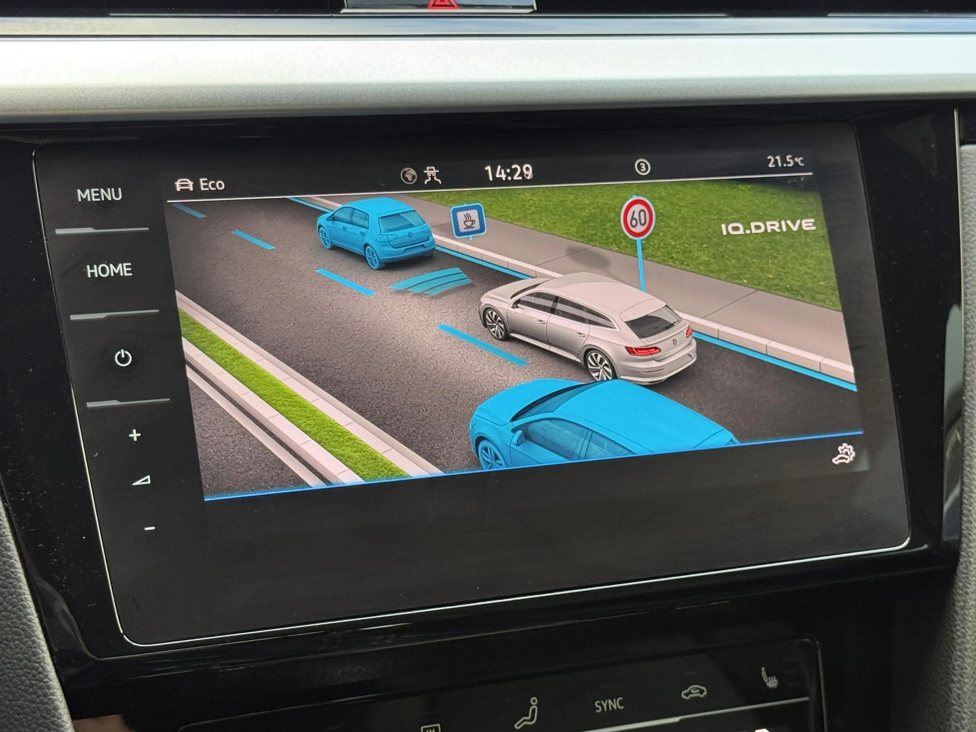 Volkswagen Arteon Shooting Brake 1.4 TSI eHybrid R-Line | Panoramada — photo 12