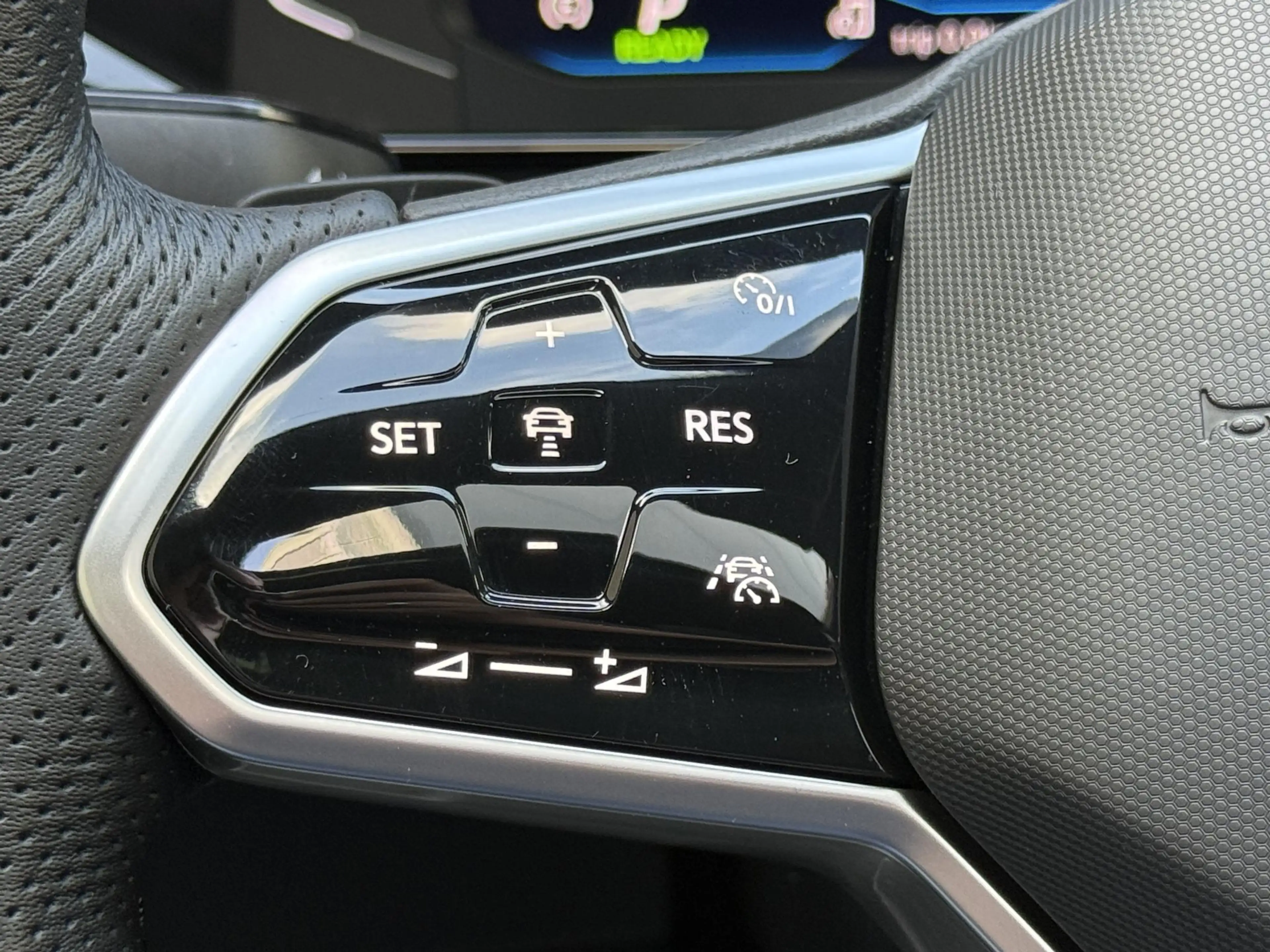 Volkswagen Arteon Shooting Brake 1.4 TSI eHybrid R-Line | Panoramada — photo 39