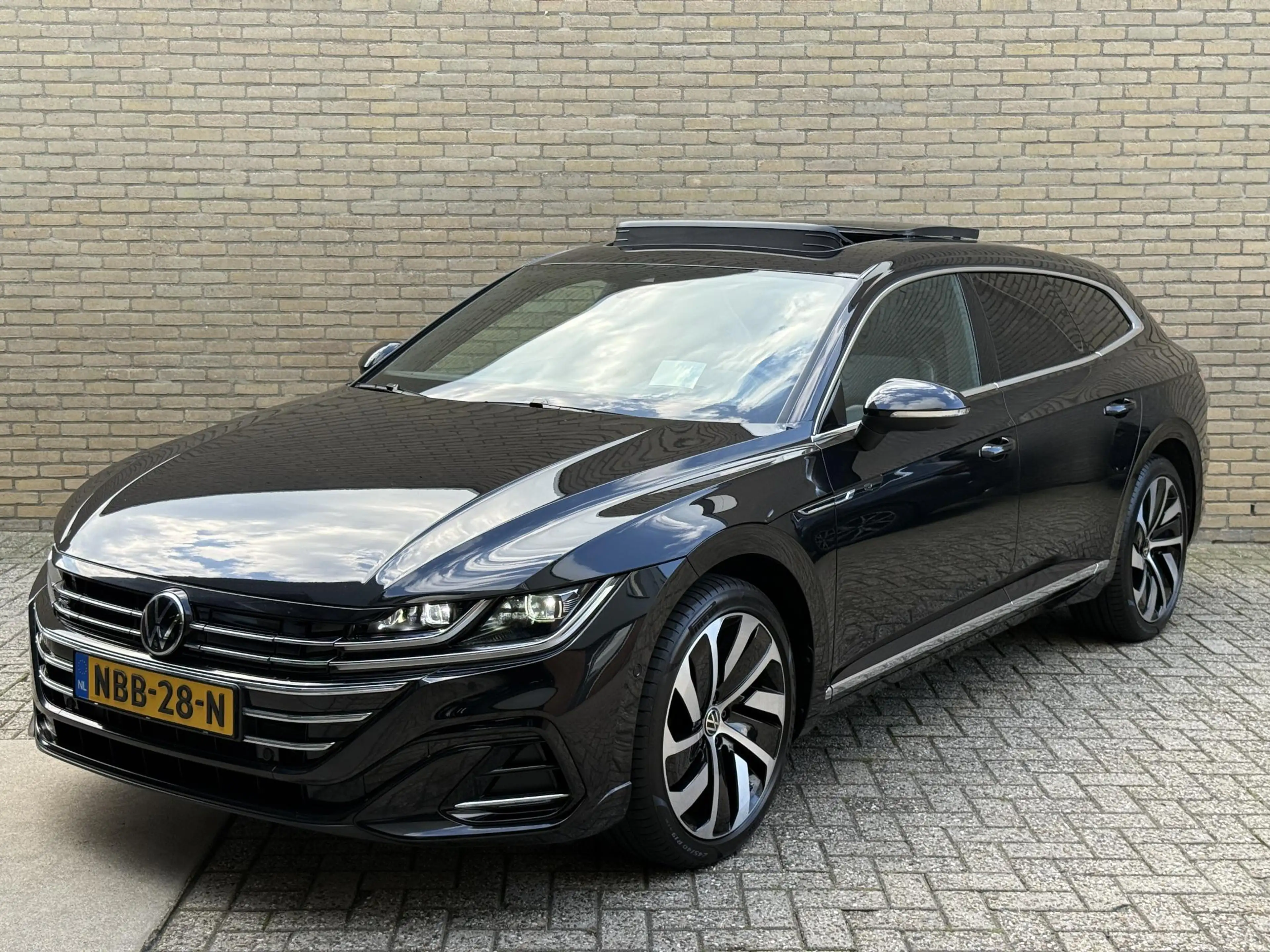 Volkswagen Arteon Shooting Brake 1.4 TSI eHybrid R-Line | Panoramada — photo 48