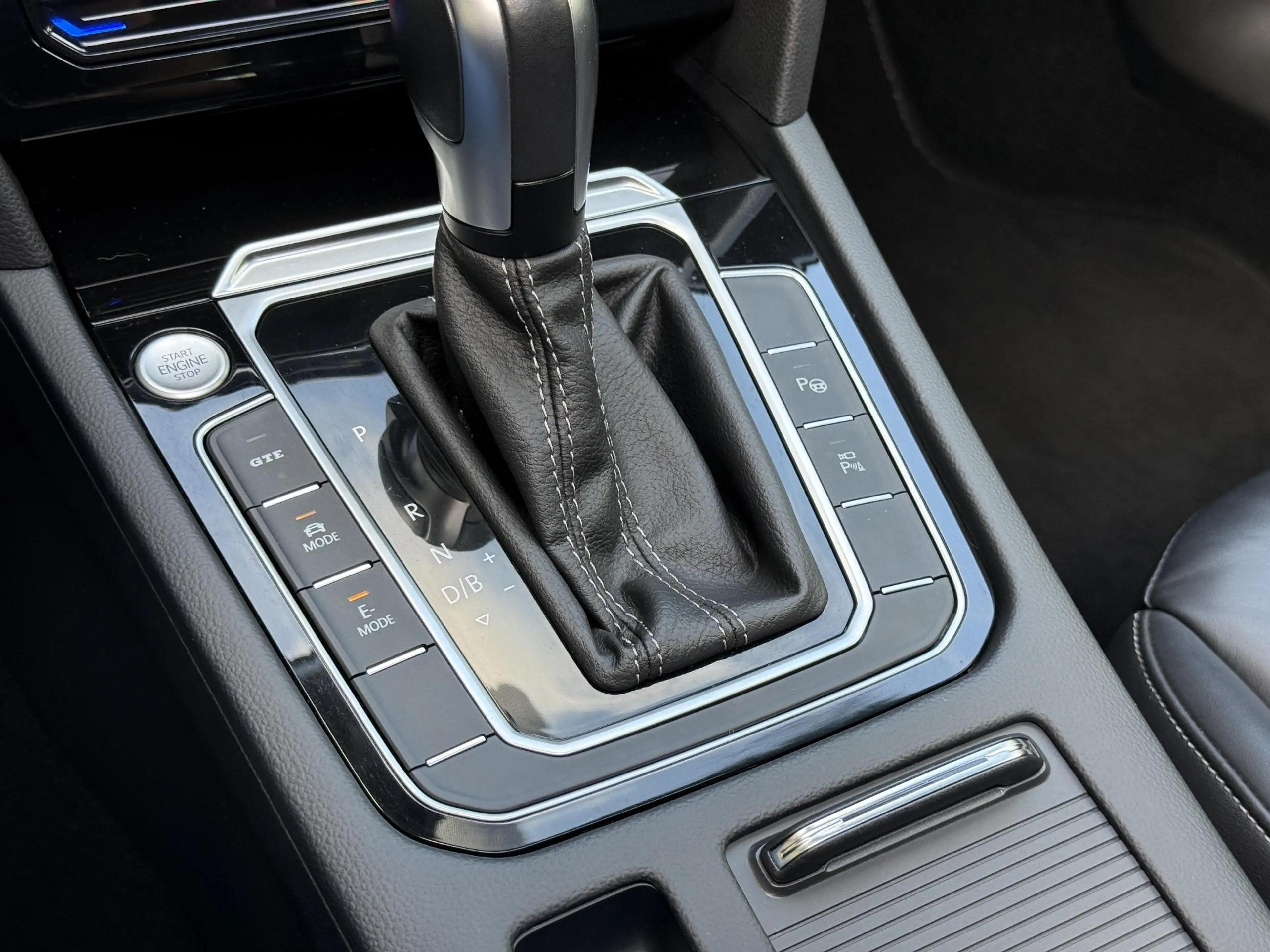 Volkswagen Arteon Shooting Brake 1.4 TSI eHybrid R-Line | Panoramada — photo 41