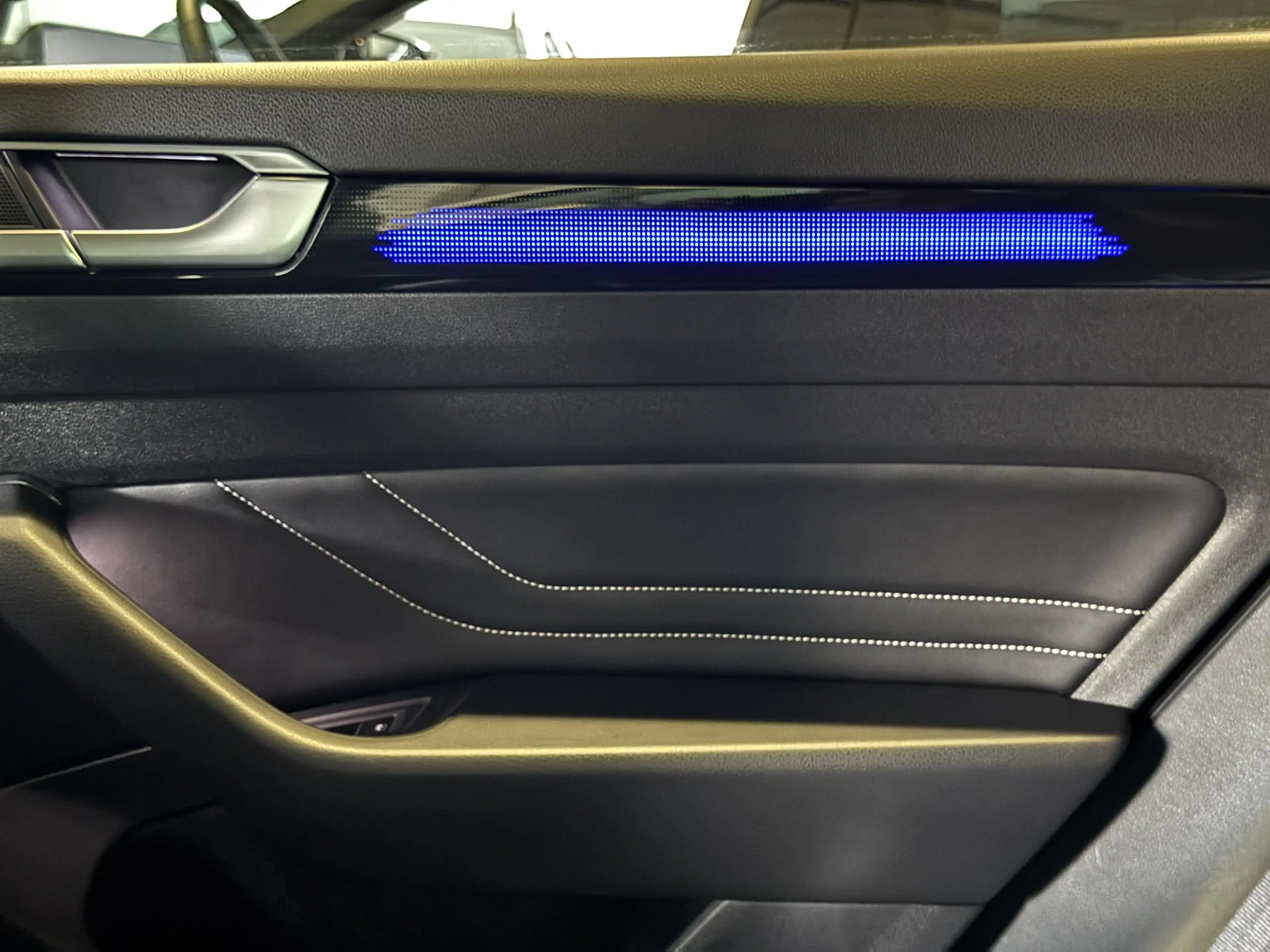 Volkswagen Arteon Shooting Brake 1.4 TSI eHybrid R-Line | Panoramada — photo 22
