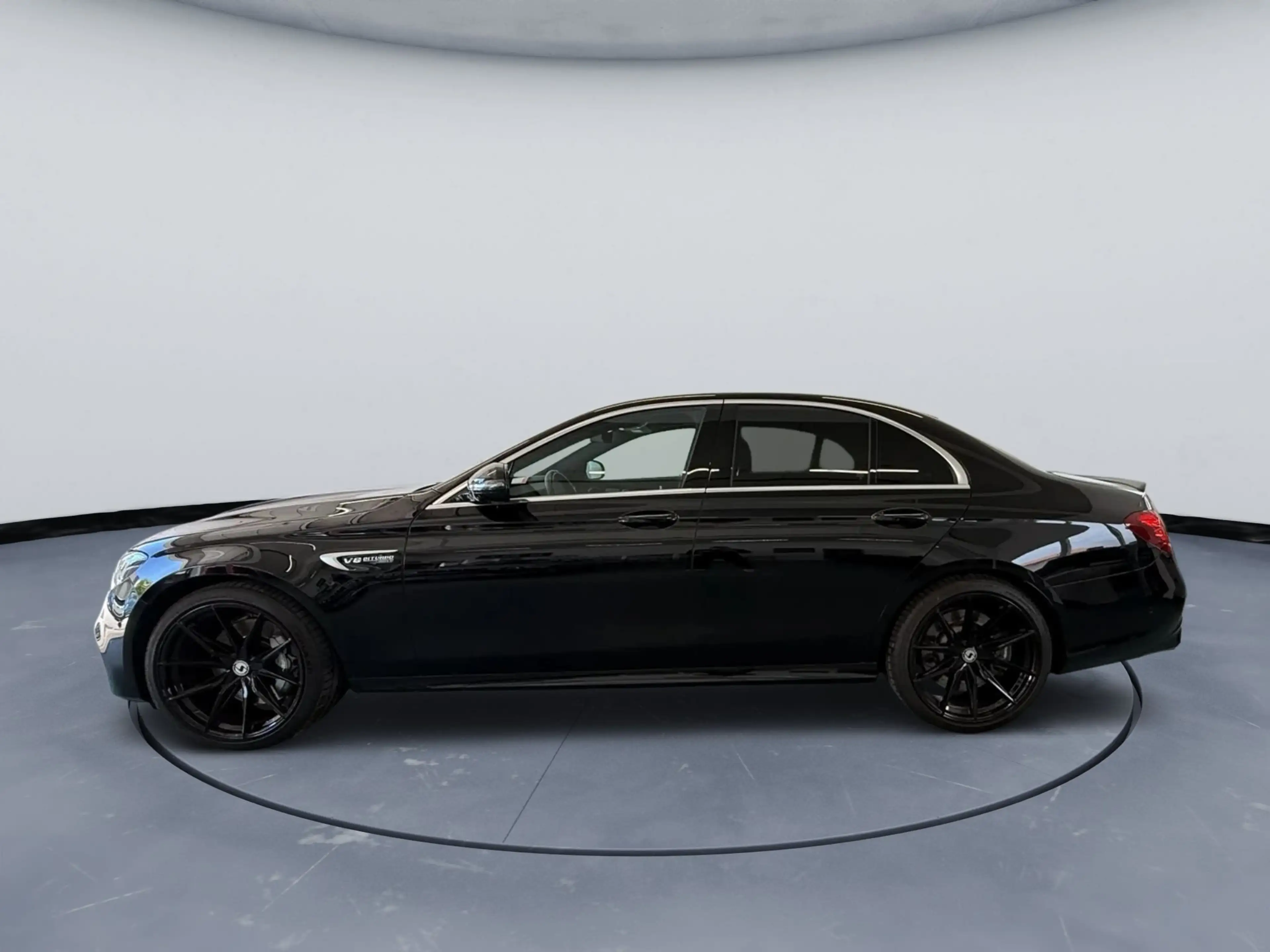 Mercedes-Benz E 63 AMG E 63 AMG 4MATIC+ Aut. — photo 4