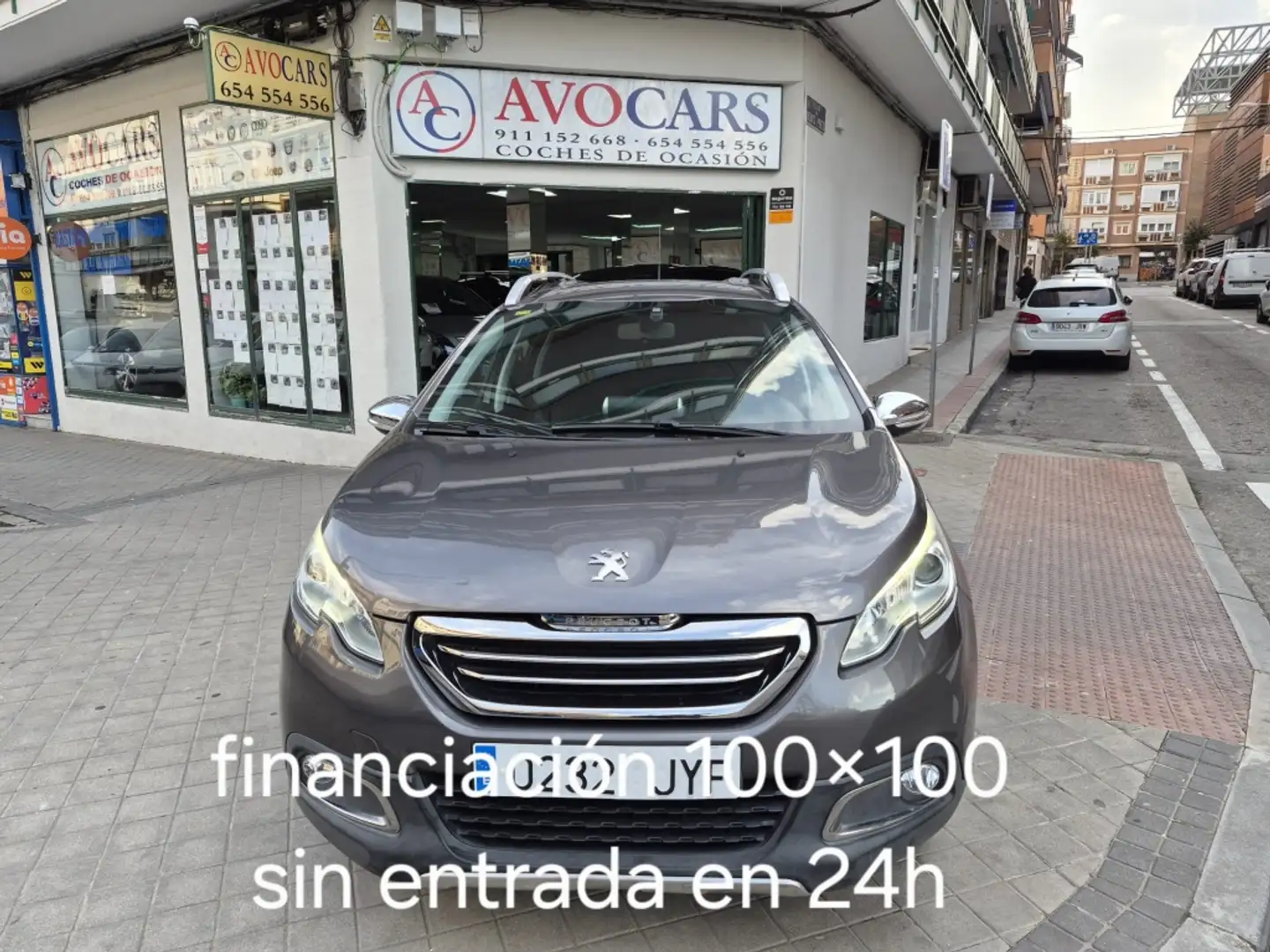 Peugeot 2008 1.6 BlueHDI Allure 100 Gris - 1