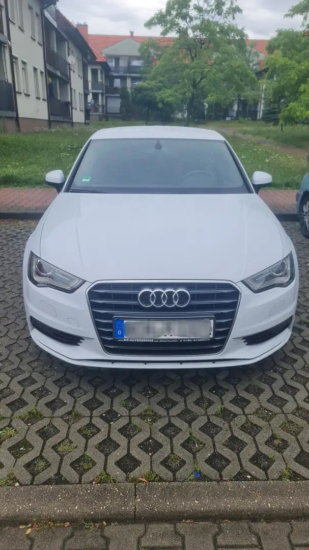Audi A3 1.6 TDI ultra Attraction - 1