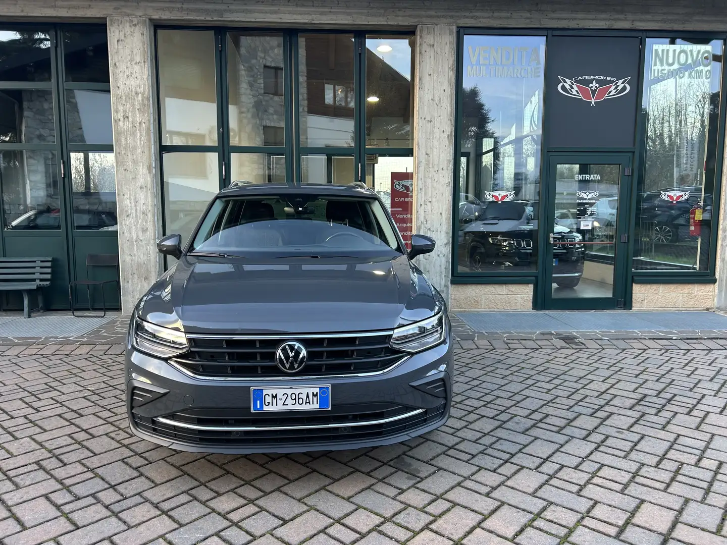 Volkswagen Tiguan Tiguan II 2021 2.0 tdi Elegance 150cv dsg Grigio - 2