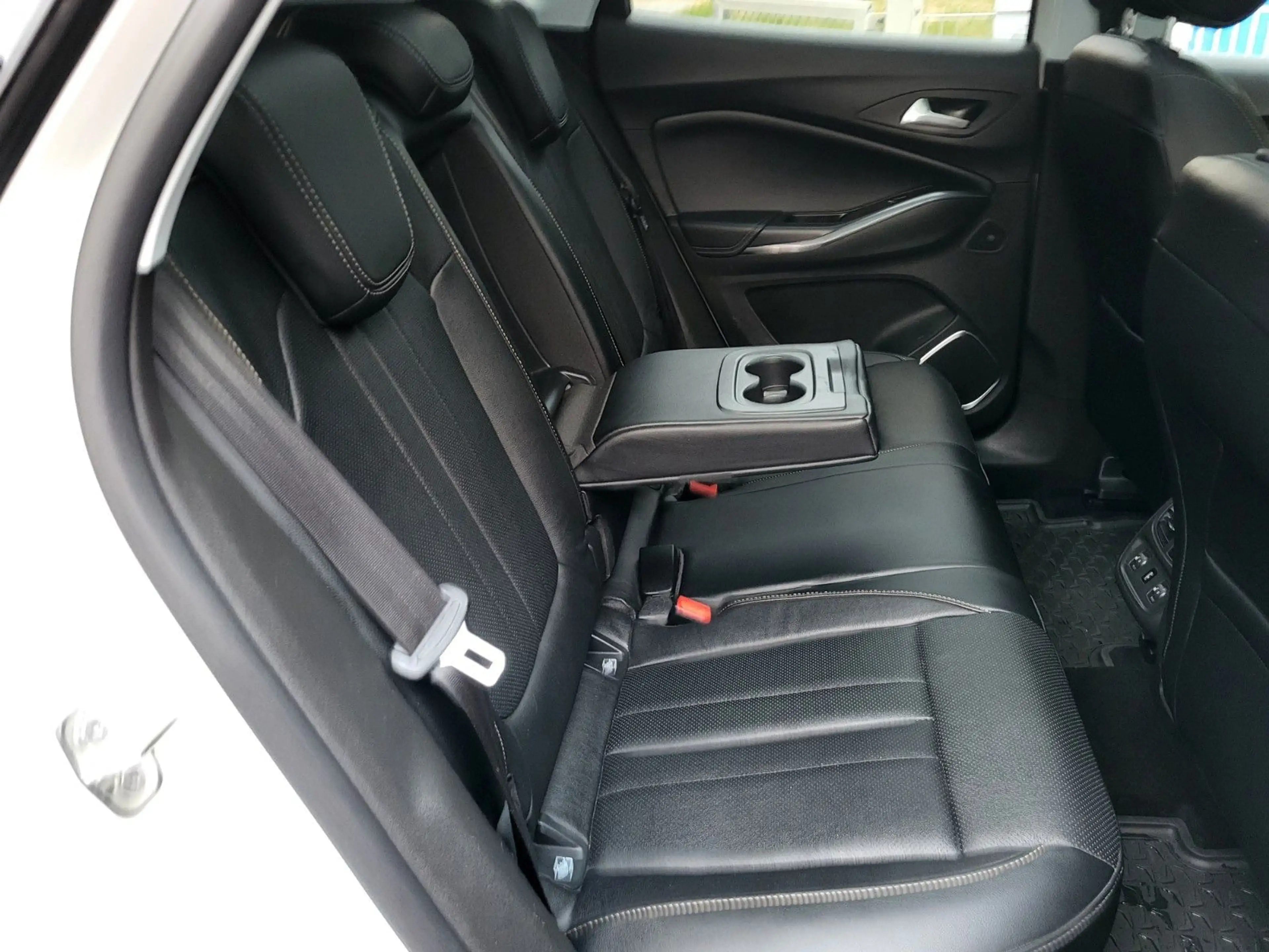 Opel Grandland X 1.6T ULTIMATE- AUTOM.- LEDER - AHK — photo 9