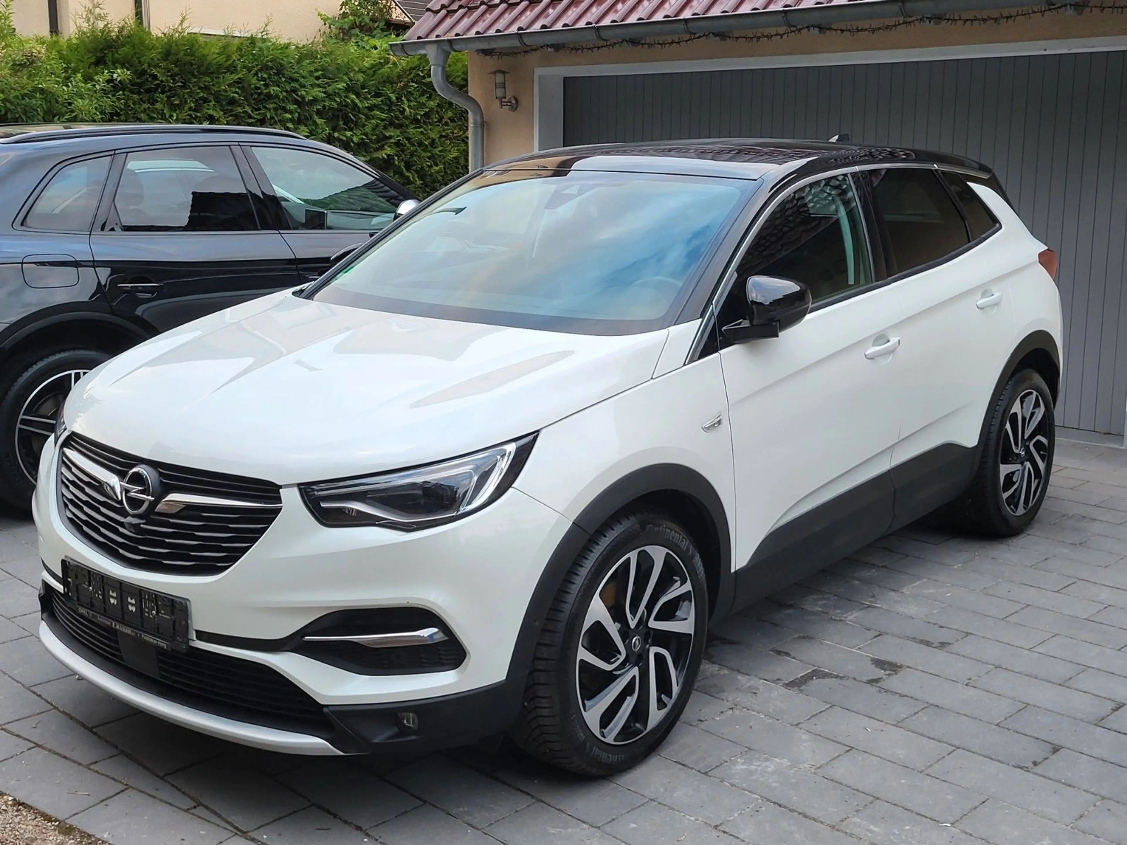 Opel Grandland X 1.6T ULTIMATE- AUTOM.- LEDER - AHK