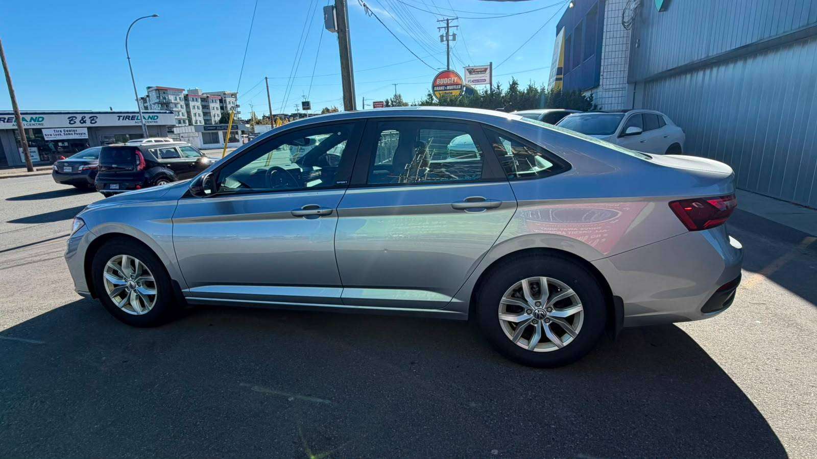 2025 VOLKSWAGEN Jetta — view 14