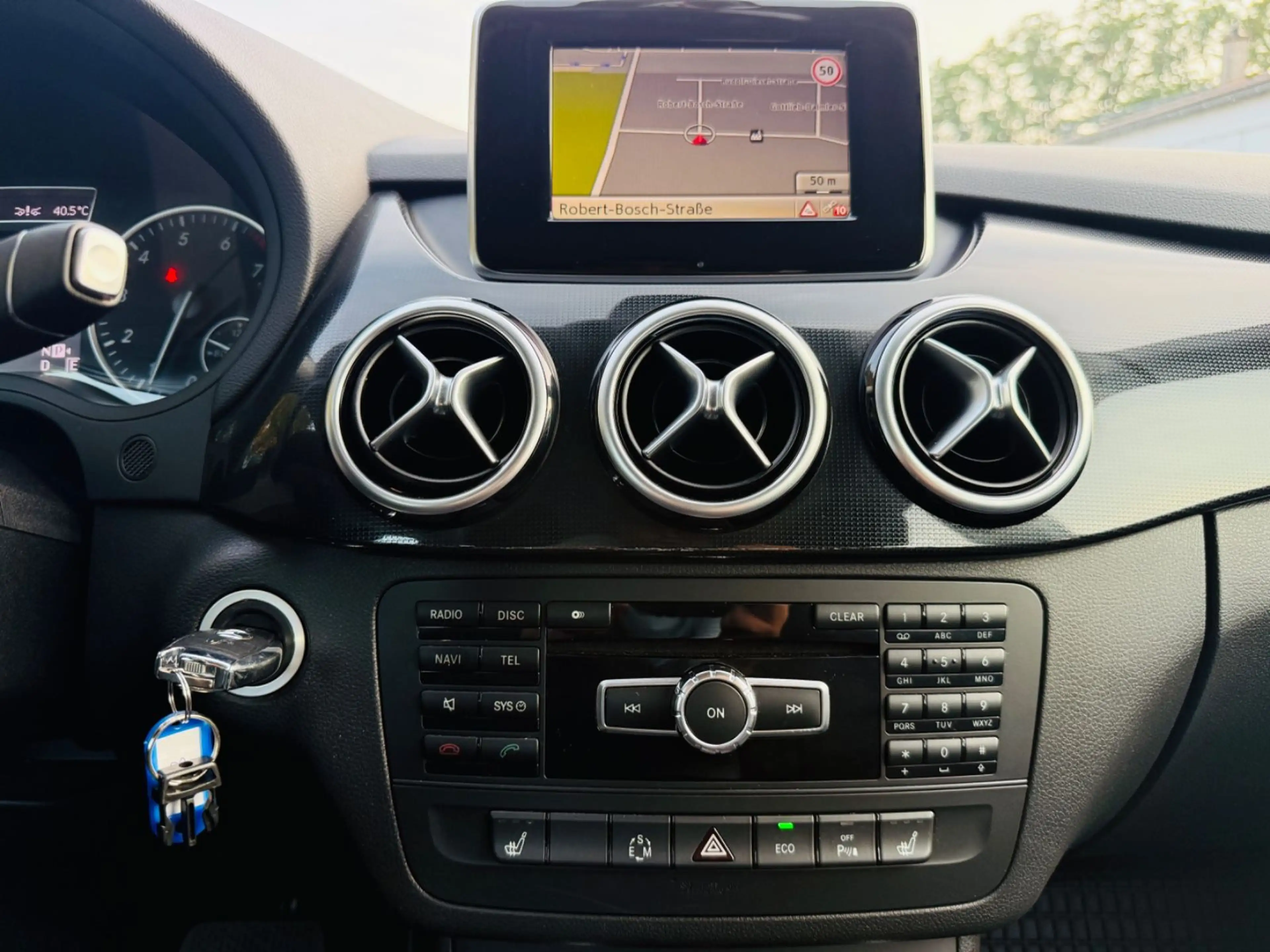 Mercedes-Benz B 180 Automatik/Navi/SHZ/LM — photo 14