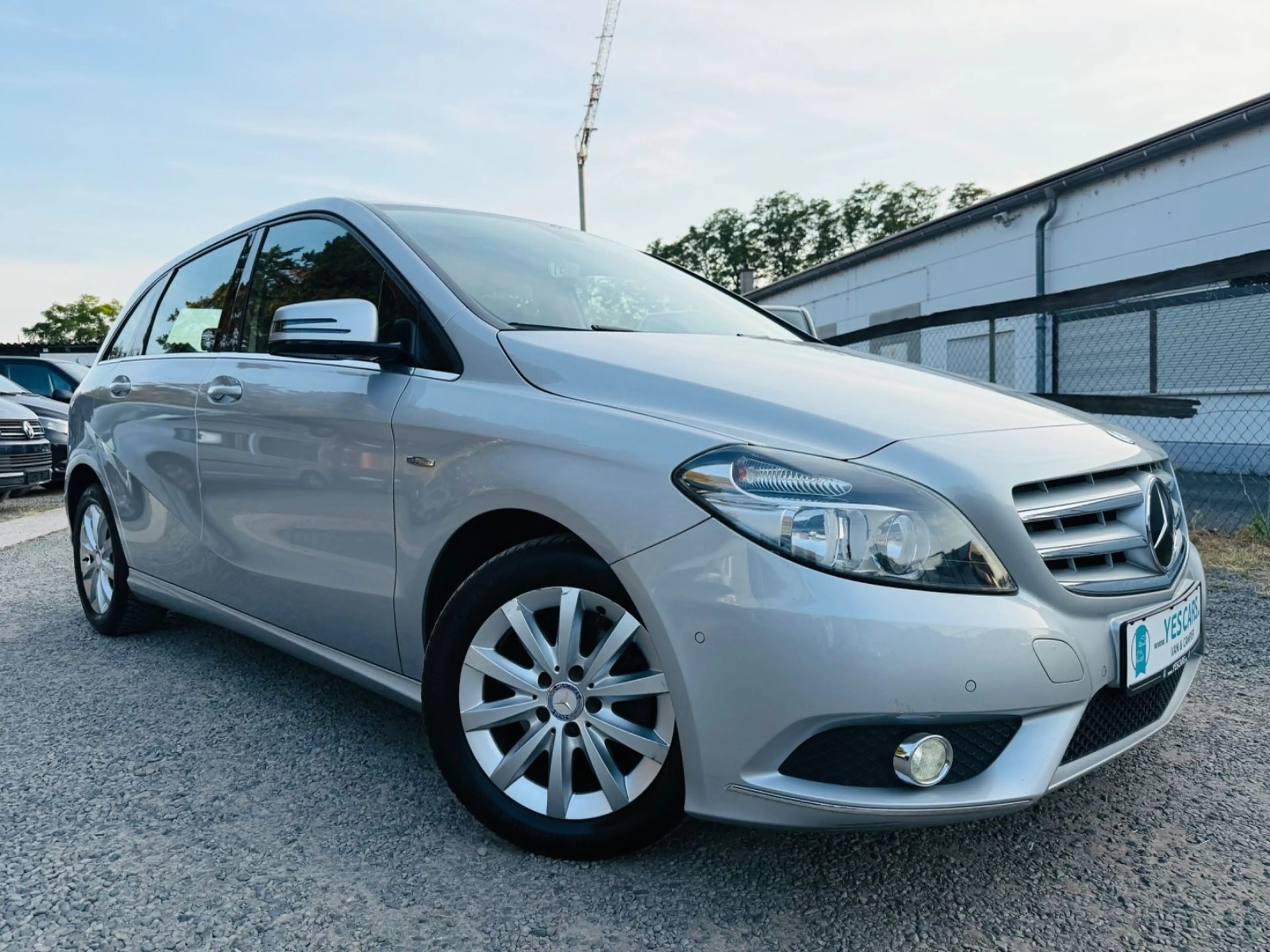 Mercedes-Benz B 180 Automatik/Navi/SHZ/LM — photo 8