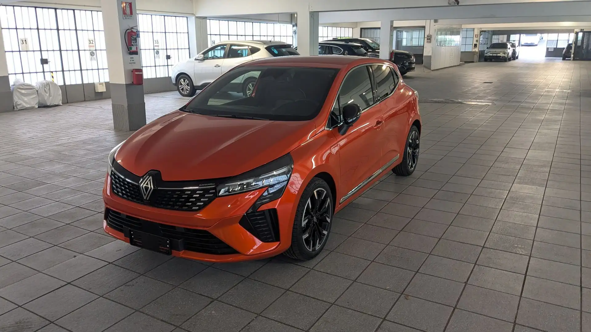 Renault Clio Techno TCe 90 CV 5 porte  KM0 Naranja - 1