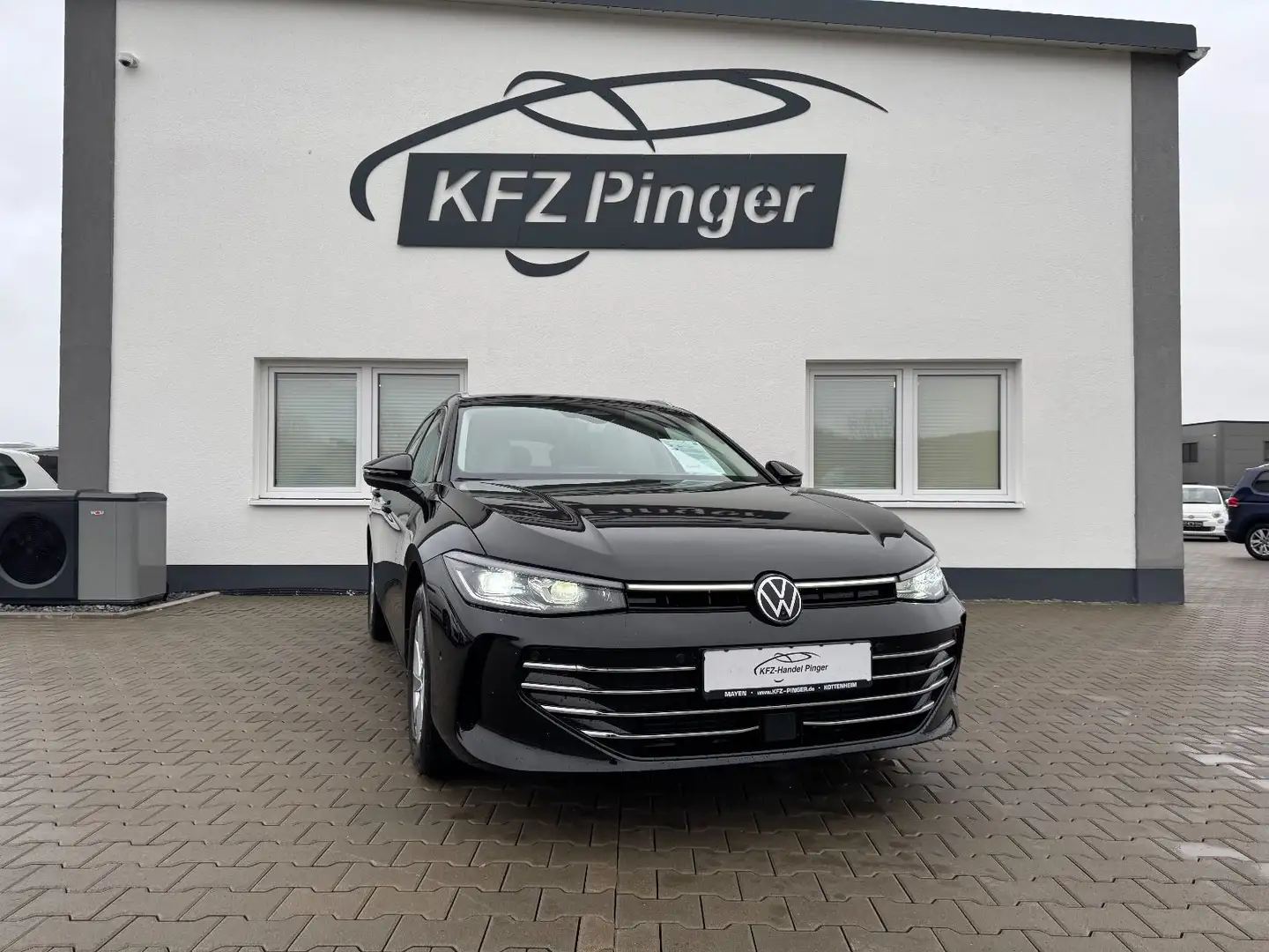 Volkswagen Passat Variant Passat 2.0 TDI Elegance Garantie 02.03.2030 Noir - 1