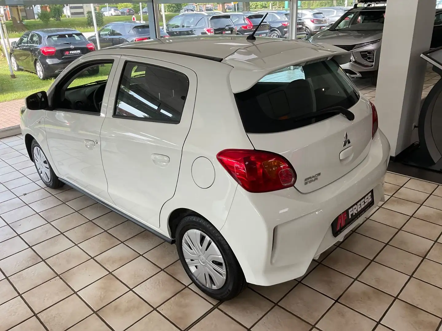 Mitsubishi Space Star Select Weiß - 2
