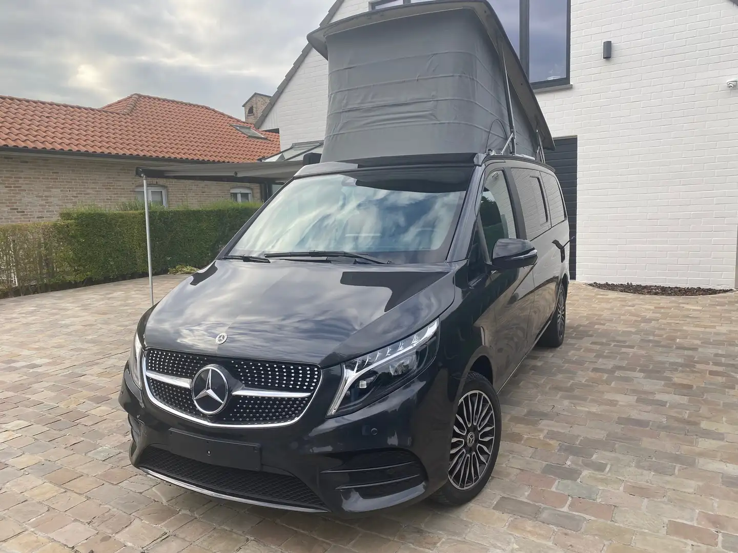 Mercedes-Benz V 300 Marco Polo AMG  lang 4Matic 9G-TRONIC Nero - 2