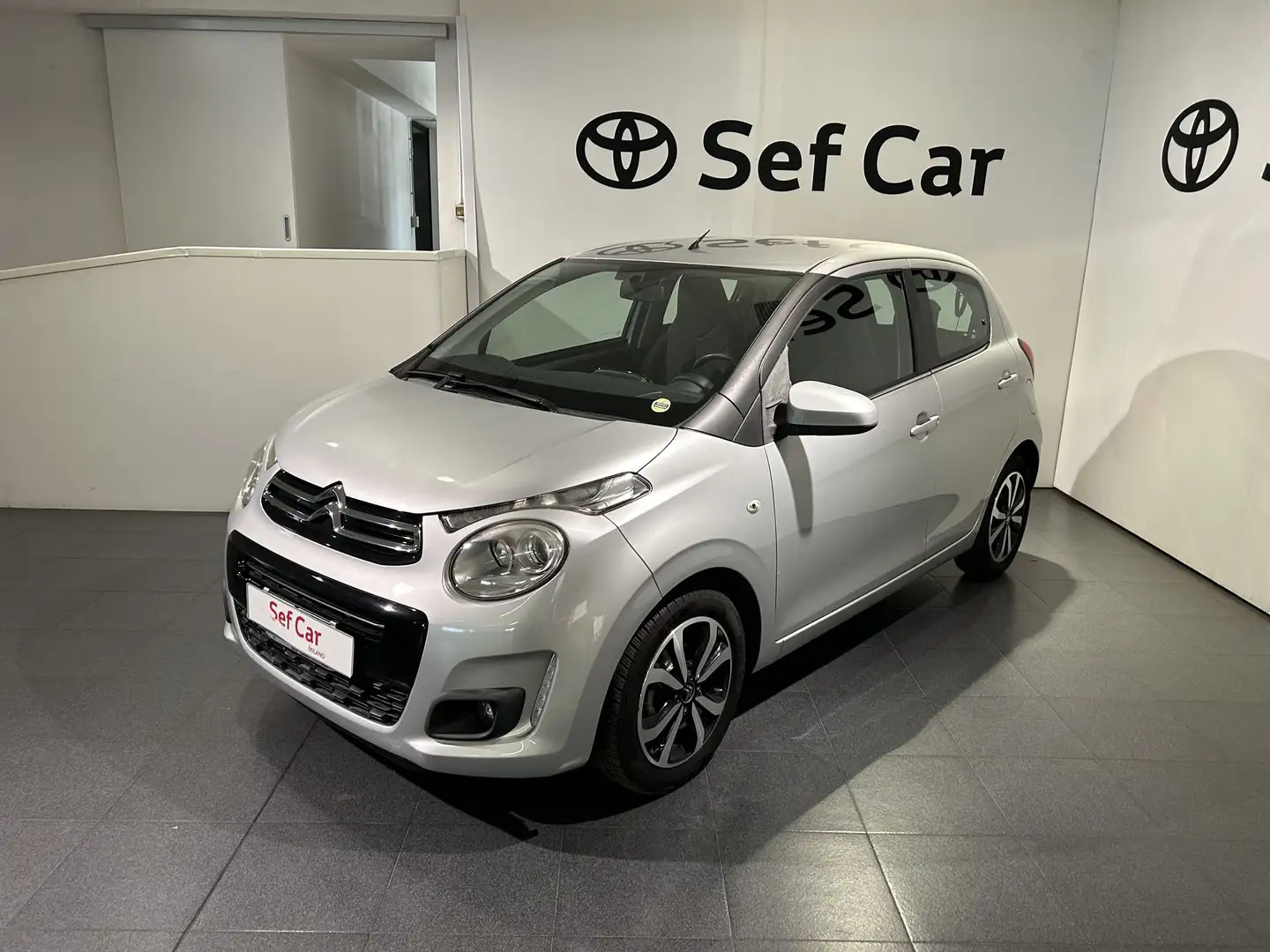 Citroen C1 C1 1.0 VTi 68 5 porte Shine + NAVIGATORE Argento - 1