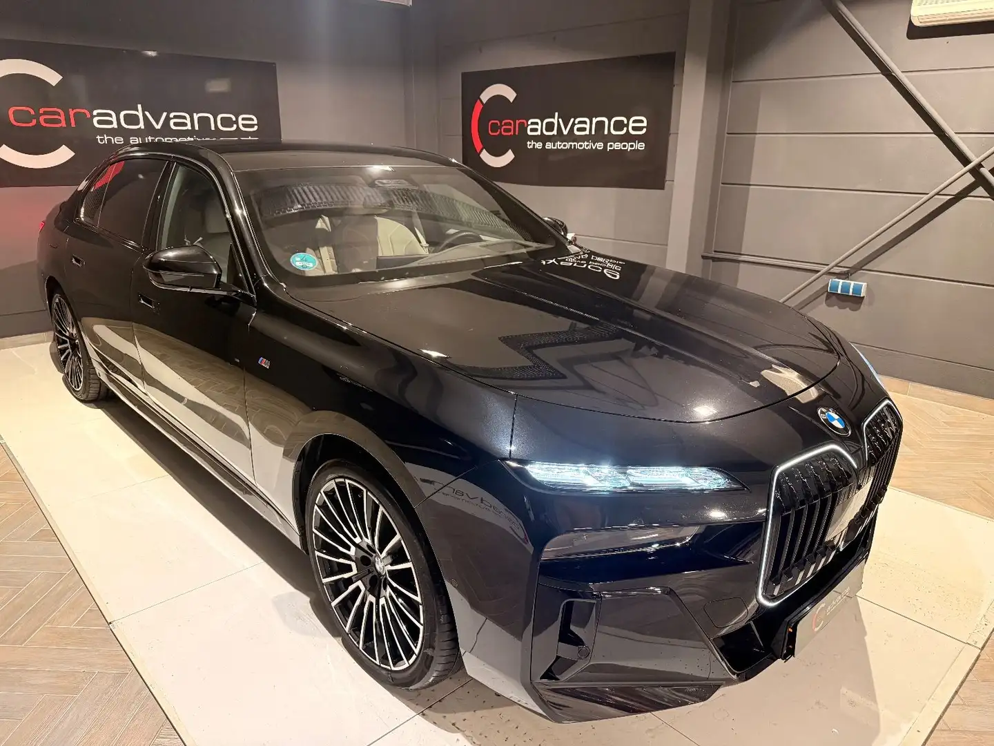 BMW 740 d xDrive M Sport Pro*All Extra*FULL Schwarz - 2