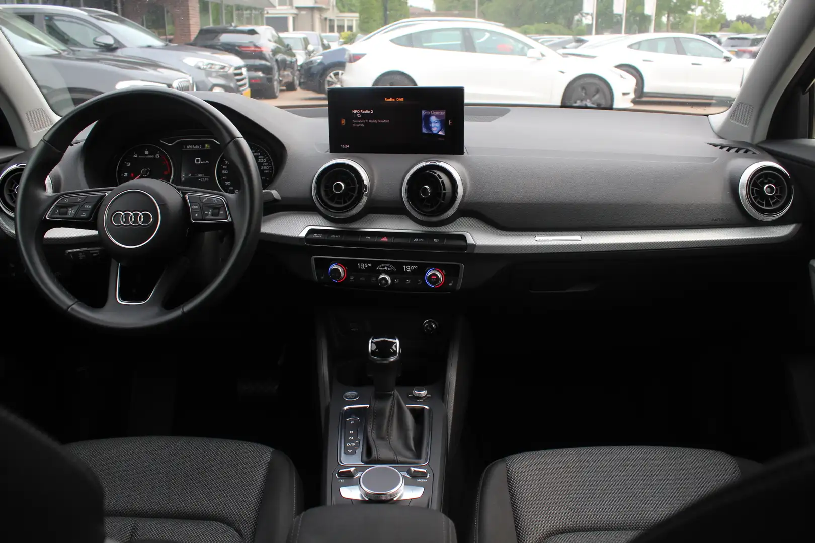 Audi Q2 35 TFSI Business Edition S-Line / Virtual Cockpit Negro - 2