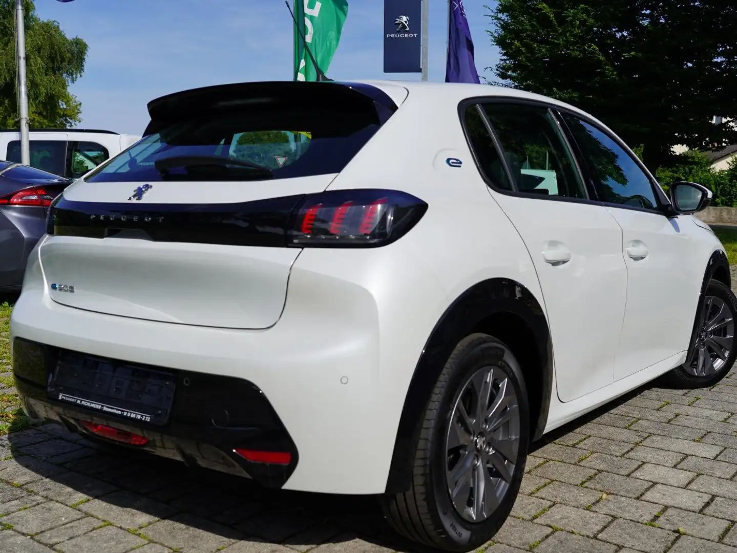 Peugeot 208 136 Elektro Allure *NAVI*KAMERA*PDC* Weiß - 2