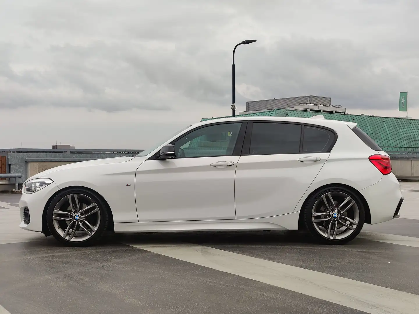BMW 120 120i Edition M Sport Shadow Executive Wit - 2