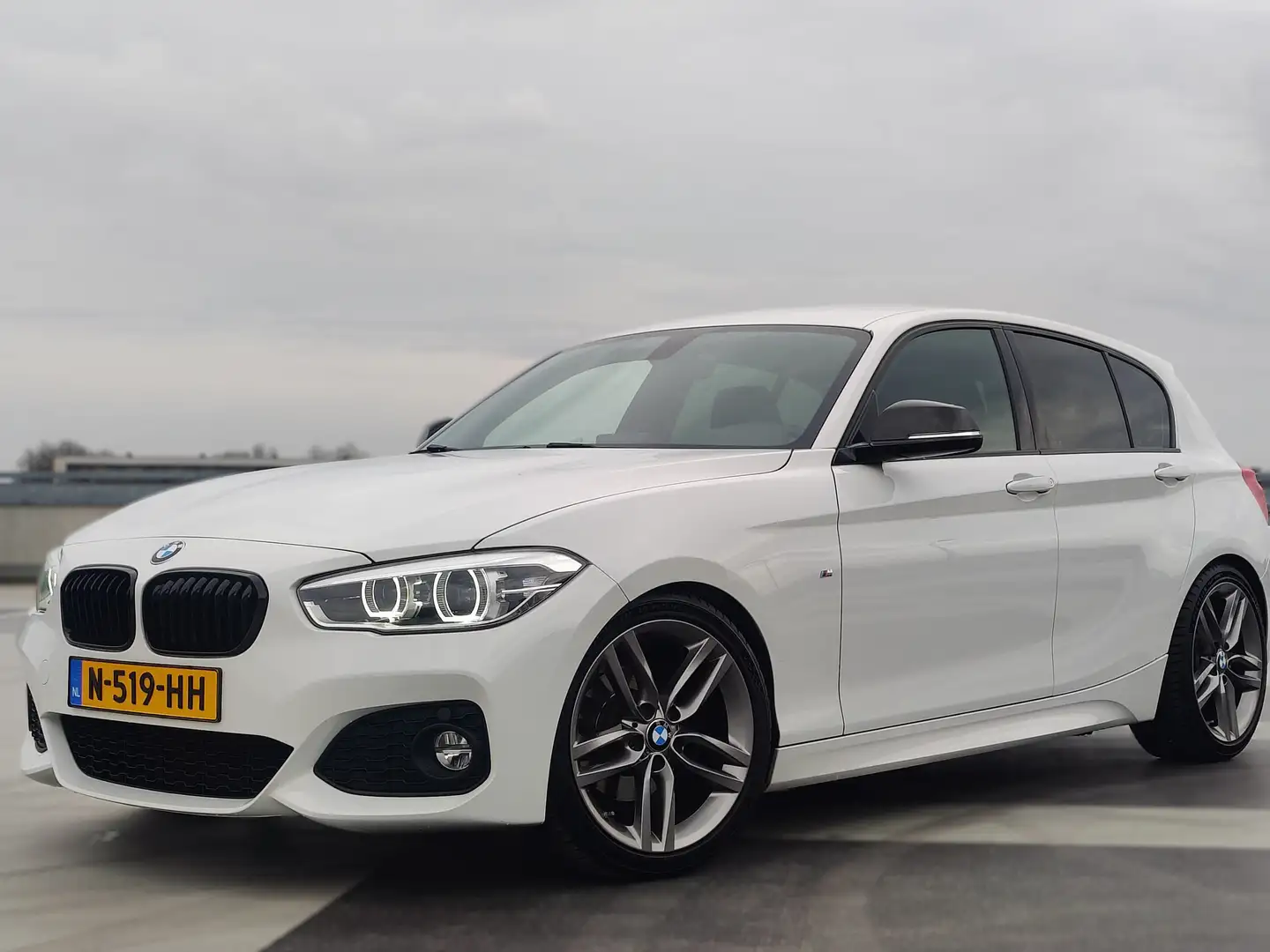 BMW 120 120i Edition M Sport Shadow Executive Wit - 1