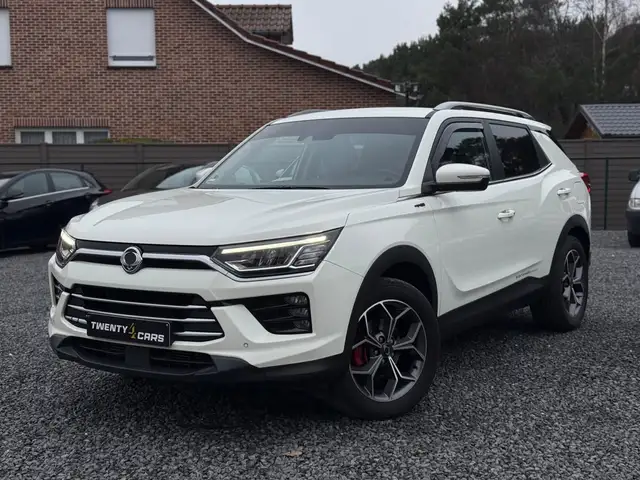 SsangYong Korando Automaat Benzine GT-LINE Navi Camera ZetelV Led*