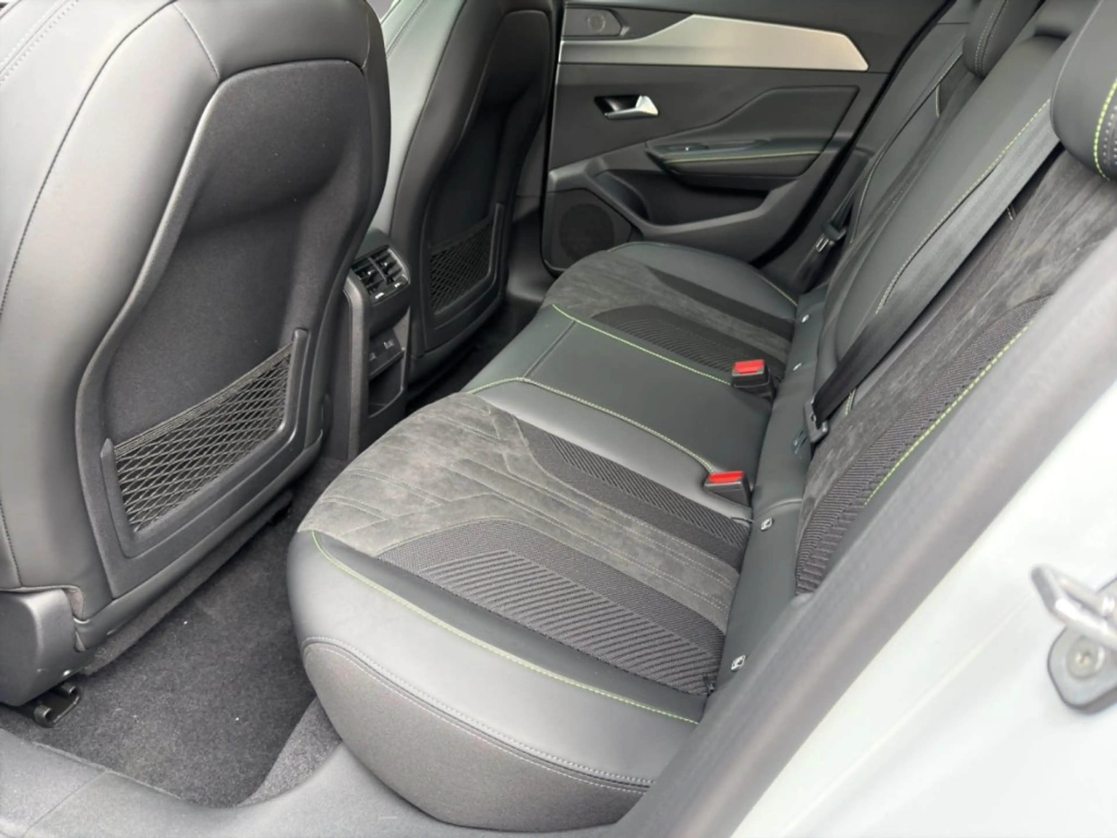 Peugeot 308 SW GT BHDi 130 EAT8 — photo 15