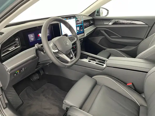 Volkswagen Passat view 8