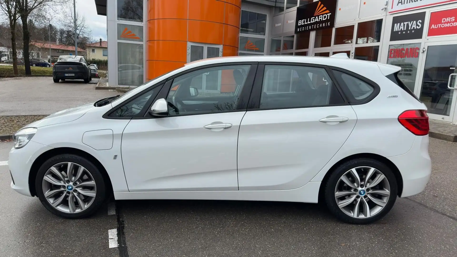 BMW 225 225 xe Advantage/Navi Plus/HeadUp/LED Weiß - 2